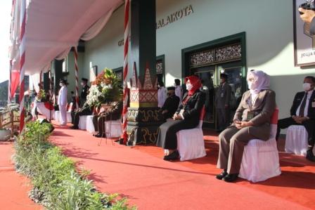 Ketua Pengadilan Negeri Yogyakarta, Dr. Frida Ariyani, S.H, M.Hum menghadiri Upacara Peringatan Hari Kemerdekaan ke-76 Republik Indonesia