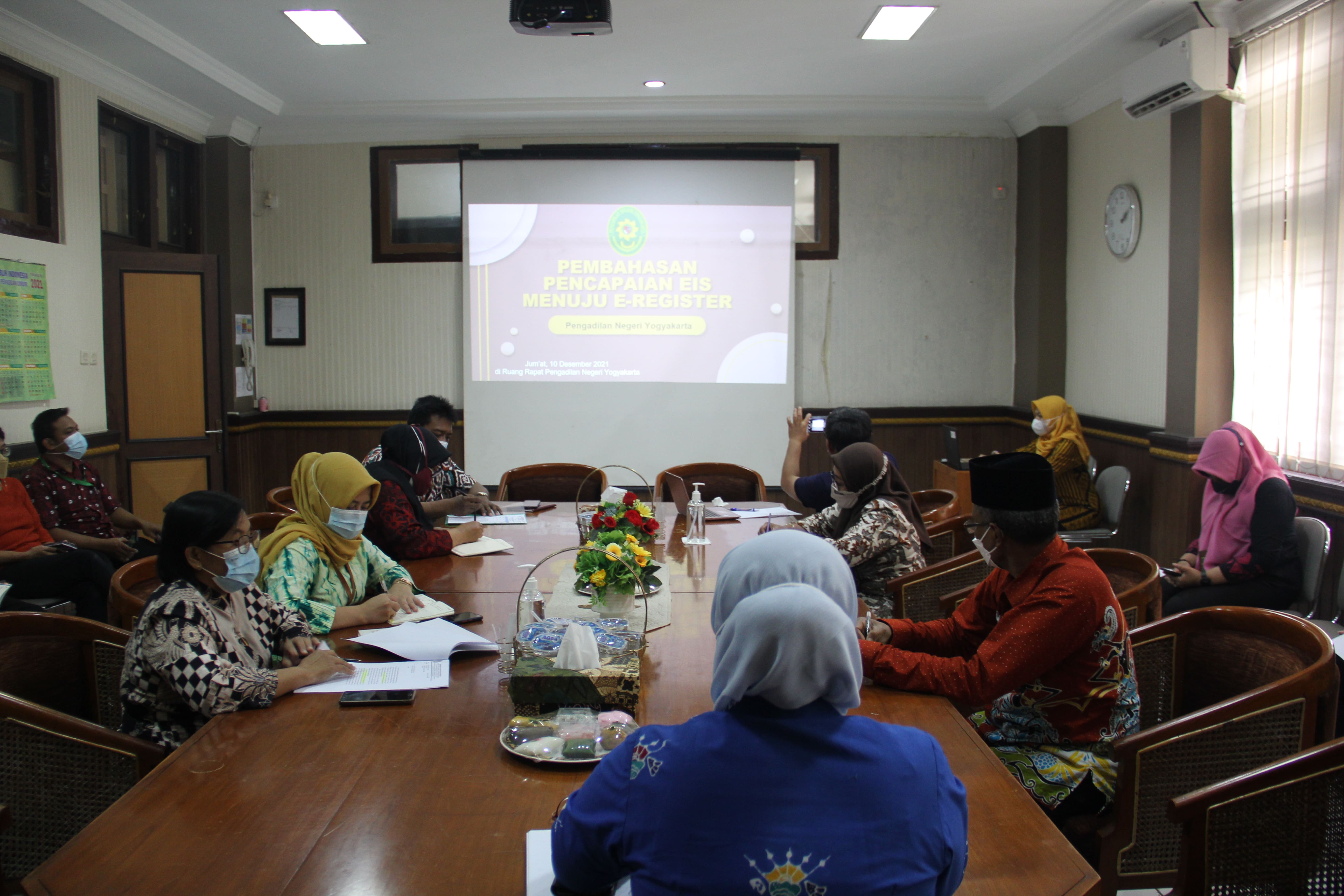 Rapat Pembahasan Pencapaian EIS Menuju e-Register pada Pengadilan Negeri Yogyakarta.