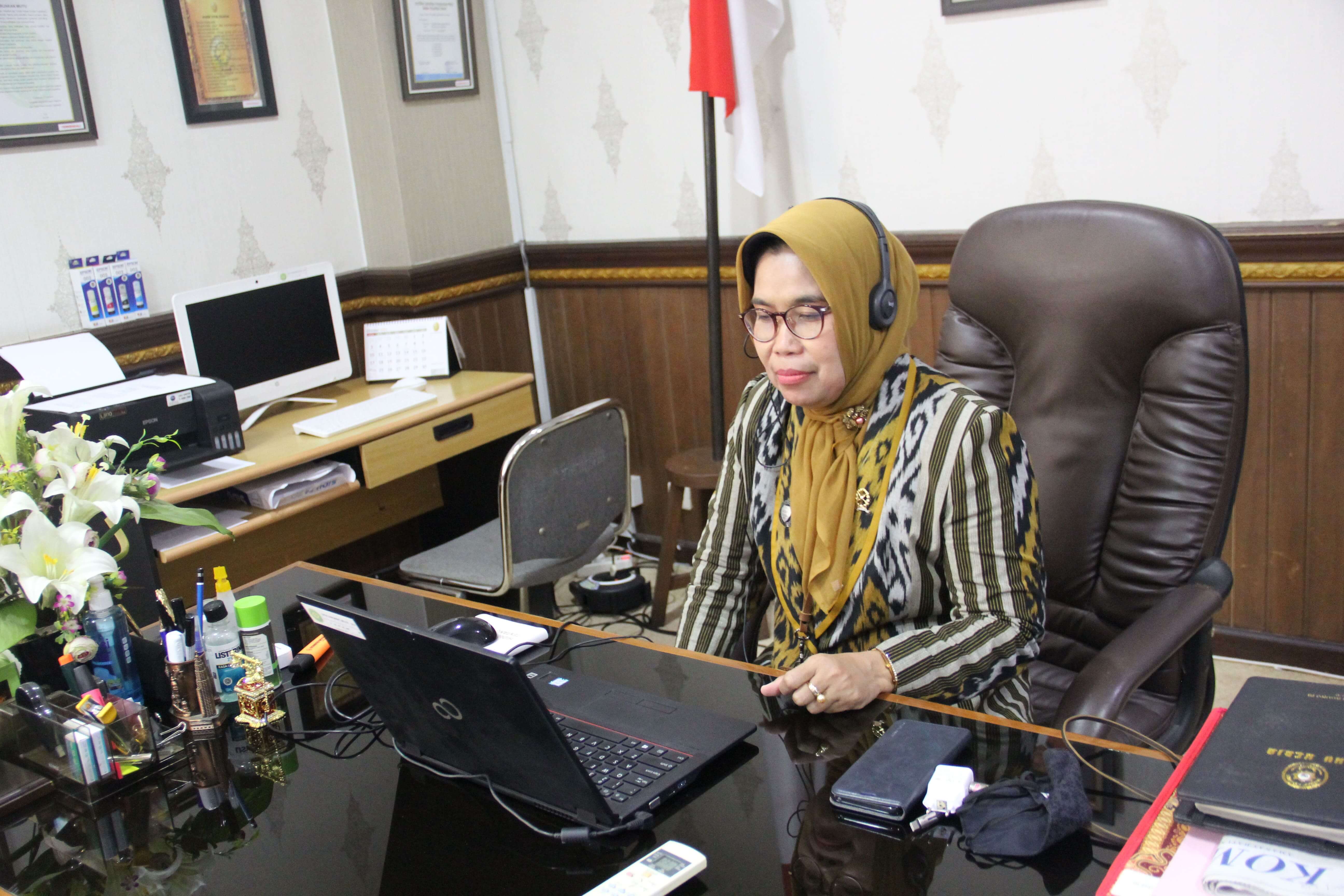 Ketua Pengadilan Negeri Yogyakarta mengikuti Seminar Nasional secara Virtual