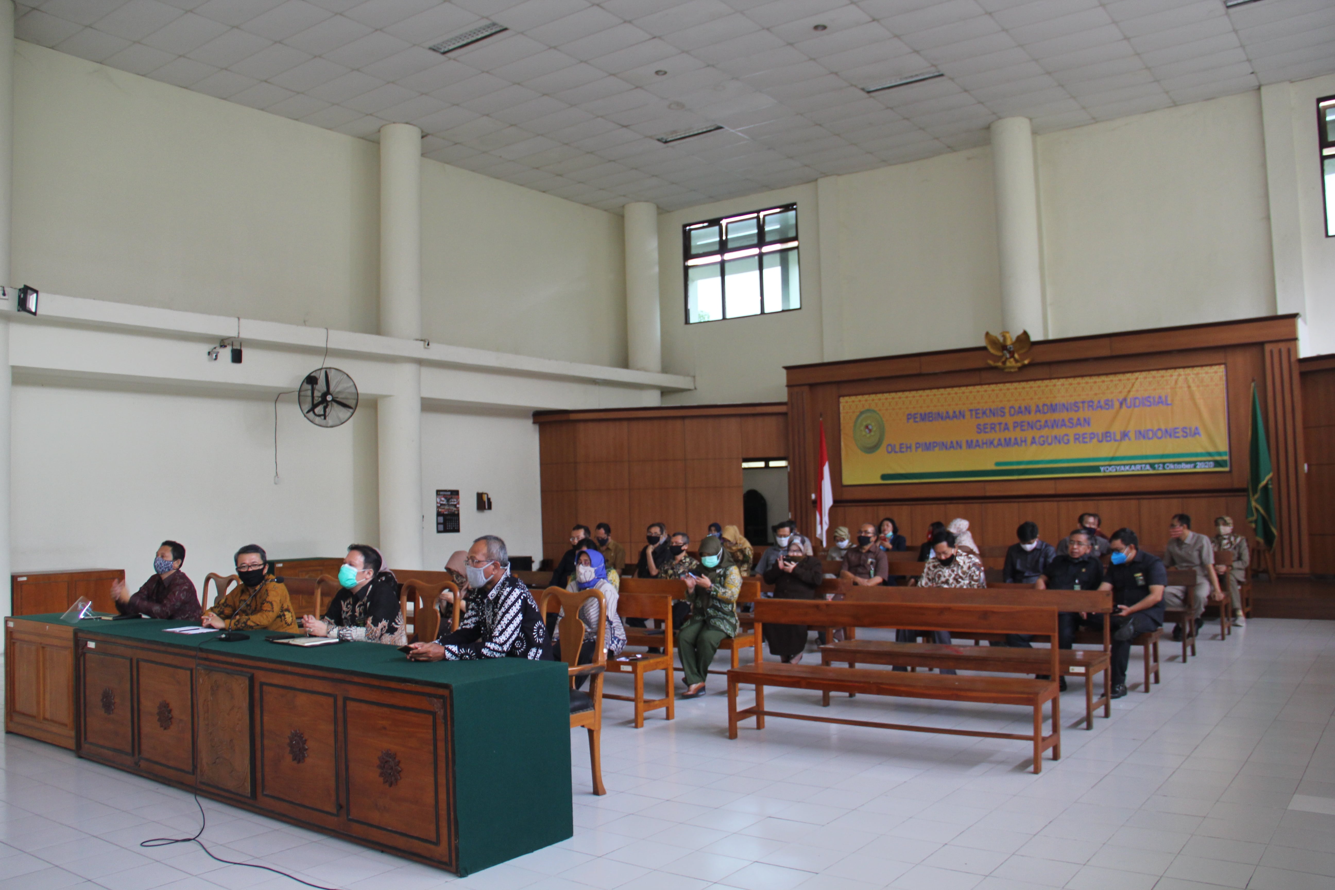 Pembinaan Teknis dan Administrasi Yudisial Serta Pengawasan oleh Pimpinan Mahkamah Agung Republik Indonesia secara Virtual
