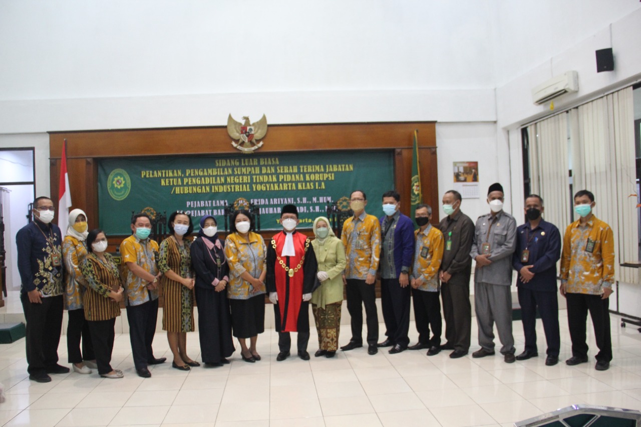 Sidang Luar Biasa Pelantikan, Pengambilan Sumpah dan Serah Terima Jabatan Ketua Pengadilan Negeri Hubungan Industrial dan Tindak Pidana Korupsi Yogyakarta Kelas I.A.
