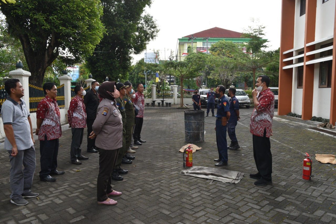 Sosialisasi Penggunaan APAR dan Simulasi Penanganan Kebakaran di Pengadilan Negeri Yogyakarta