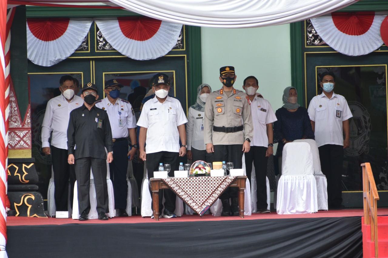 Ketua Pengadilan Negeri Yogyakarta Menghadiri Upacara Penutupan Program TMMD Sengkuyung Tahap II Tahun 2022