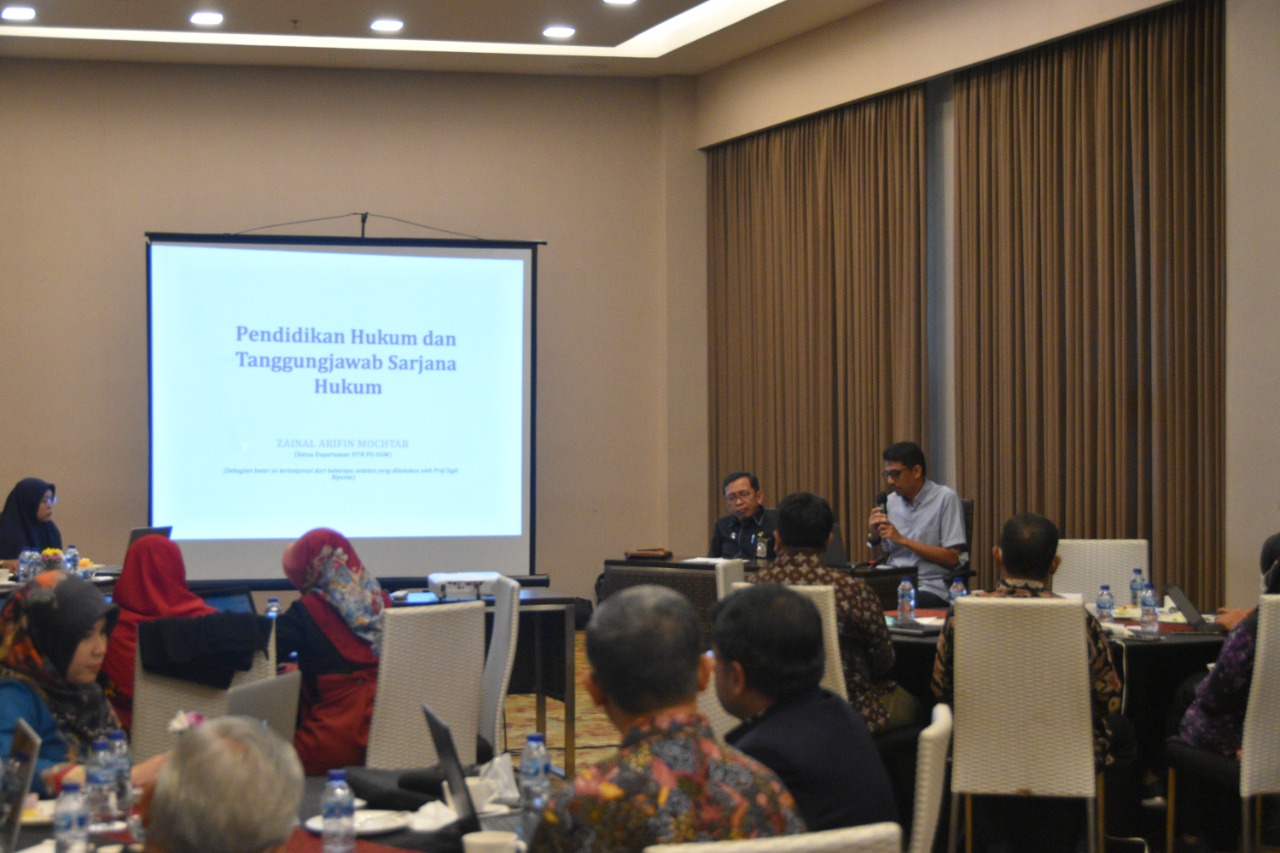 Ketua Pengadilan Negeri Yogyakarta Menghadiri Kegiatan Lokakarya Peninjauan Kurikulum Prodi Hukum UAD