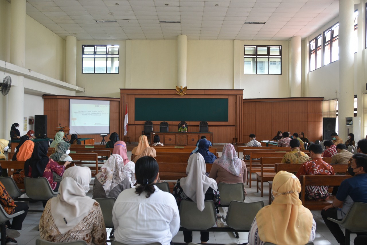 Rapat Pembinaan dan Monev Kinerja Pengadilan Negeri Yogyakarta Bulan Oktober 2022