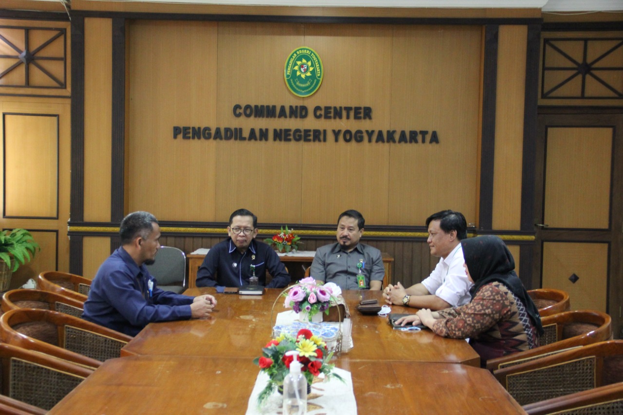 Pengadilan Negeri Yogyakarta Mendapatkan Kunjungan Kerja dari Wakil Dekan Universitas Gadjah Mada