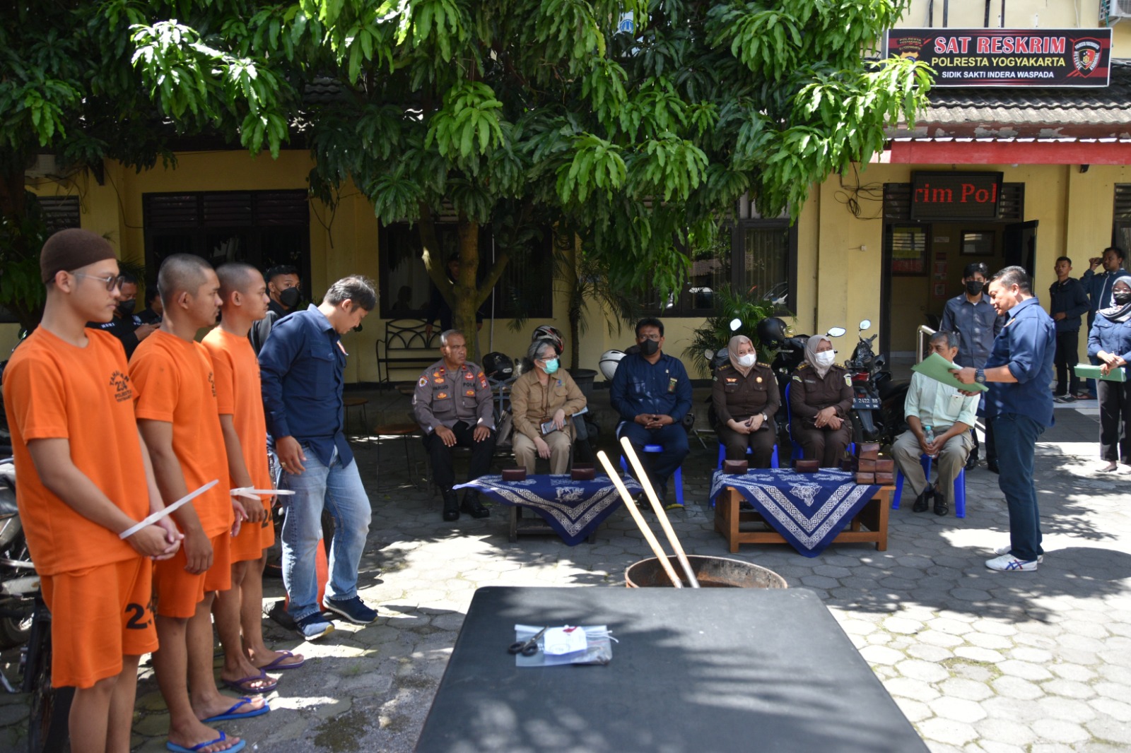 Panitera Muda Hukum Pengadilan Negeri Yogyakarta Menghadiri Kegiatan Pemusnahan Barang Sitaan Narkotika