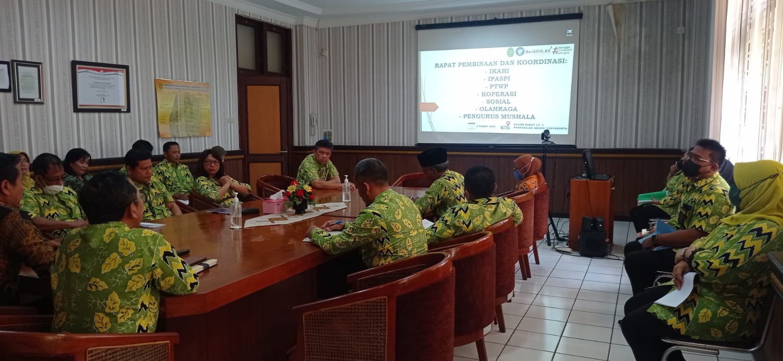 Rapat Pembinaan dan Koordinasi IKAHI, IPASPI, PTWP, Koperasi, Sosial, Olahraga dan Pengurus Mushola Pengadilan Negeri Yogyakarta