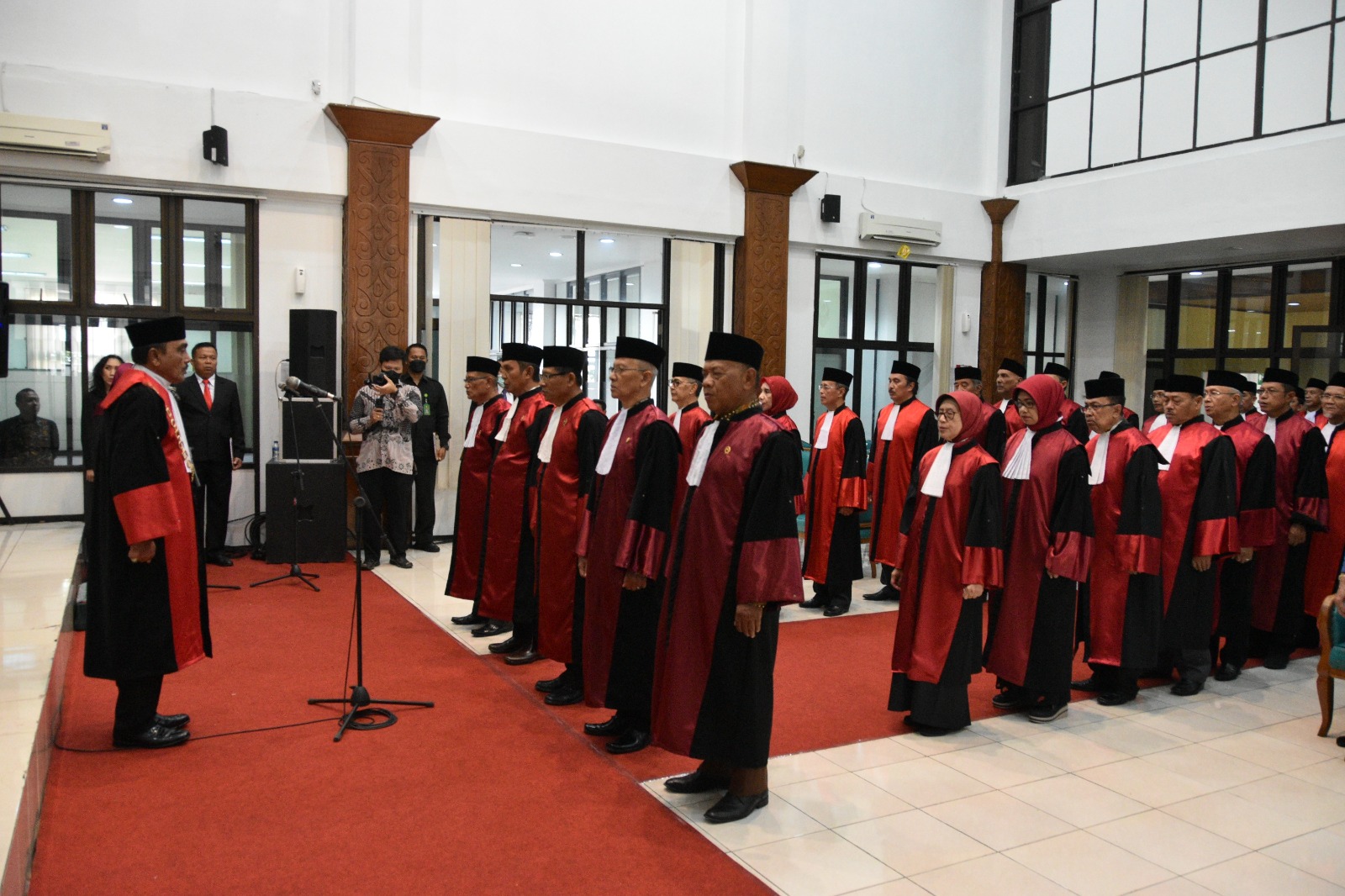 Ketua Pengadilan Negeri Yogyakarta Menghadiri Wisuda Purnabhakti Hakim Tinggi, Purna Tugas Panitera Pengganti dan ASN Pengadilan Tinggi Yogyakarta