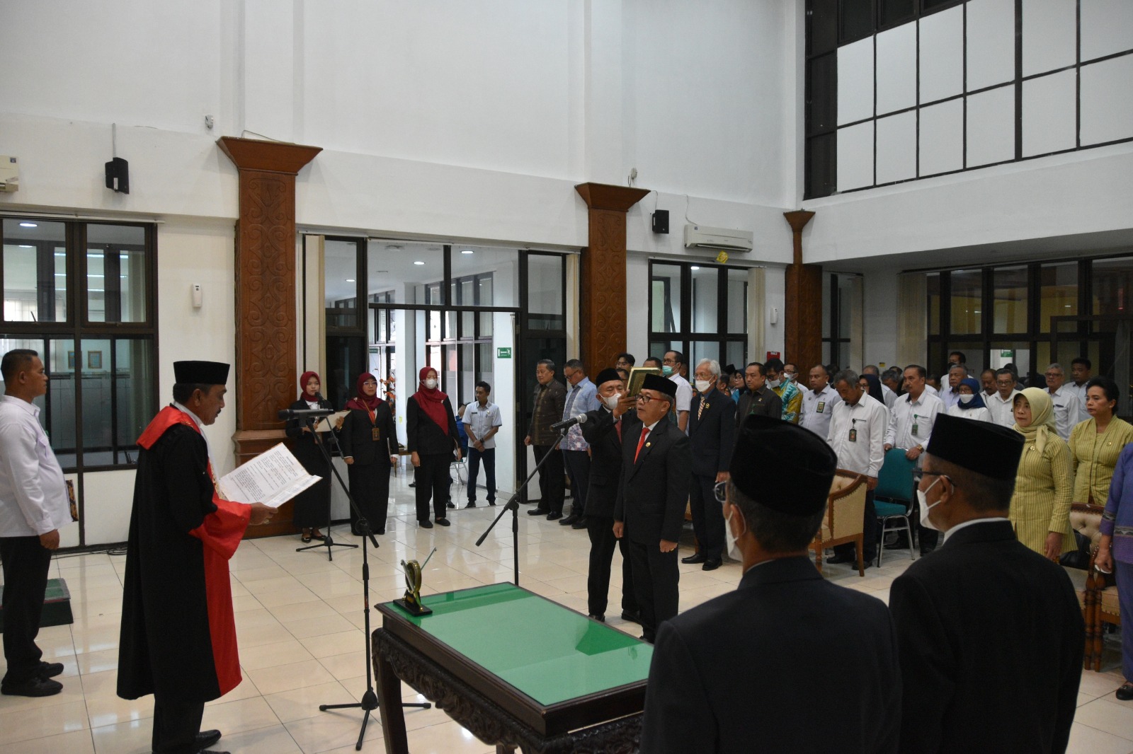 Ketua Pengadilan Negeri Yogyakarta Menghadiri Pelantikan dan Pengambilan Sumpah Jabatan Panitera Pengadilan Tinggi Yogyakarta