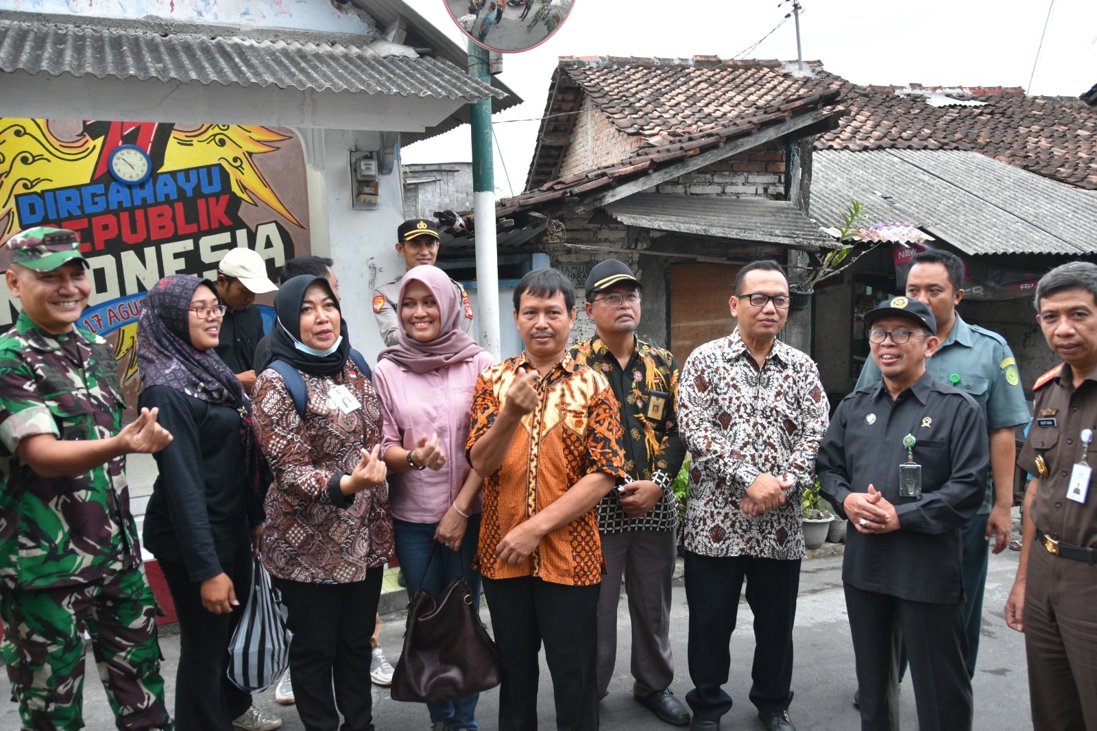 Ketua Pengadilan Negeri Yogyakarta Melakukan Kunjungan ke TNI Manunggal Membangun Desa (TMMD) Sengkuyung Tahap 1 Tahun 2023