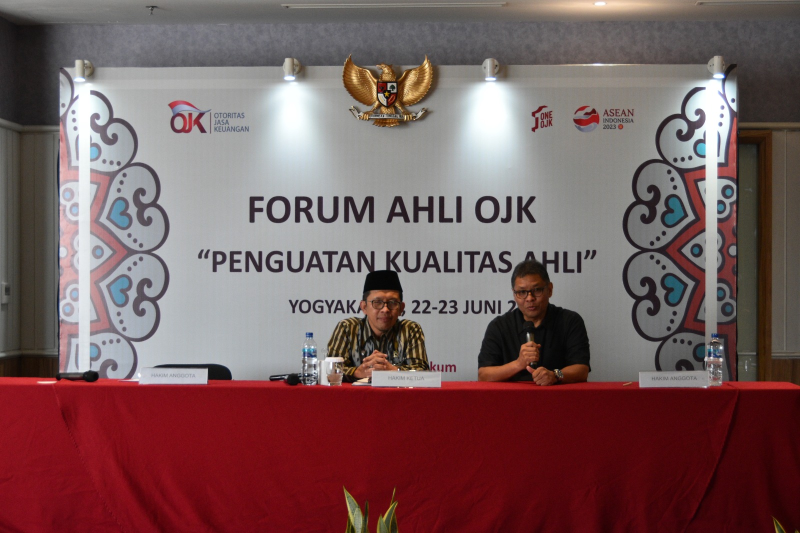 Ketua Pengadilan Negeri Yogyakarta Menghadiri Forum Ahli OJK dan Moot Court Tahun 2023