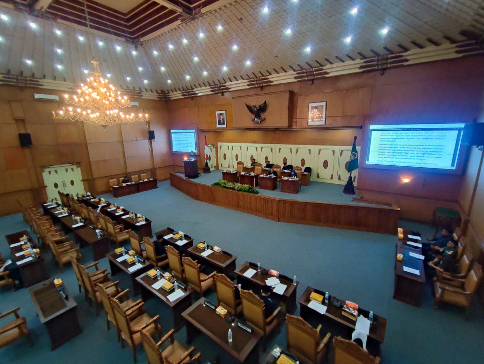 Panitera Muda Hukum Pengadilan Negeri Yogyakarta Menghadiri Rapat Paripurna DPRD Kota Yogyakarta 26 Juni 2023