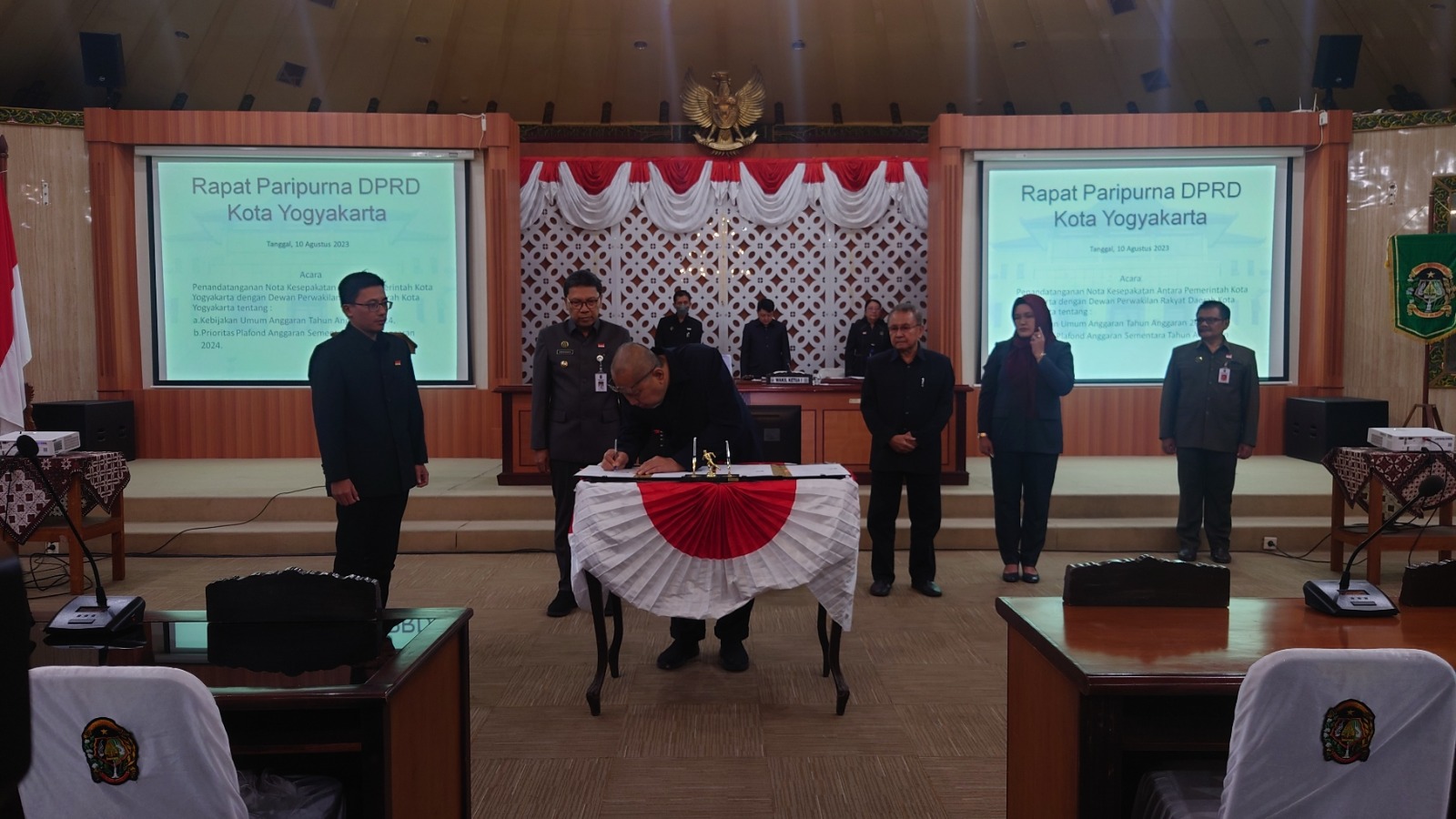 Hakim Pengadilan Negeri Yogyakarta Menghadiri Rapat Paripurna bersama DPRD Kota Yogyakarta