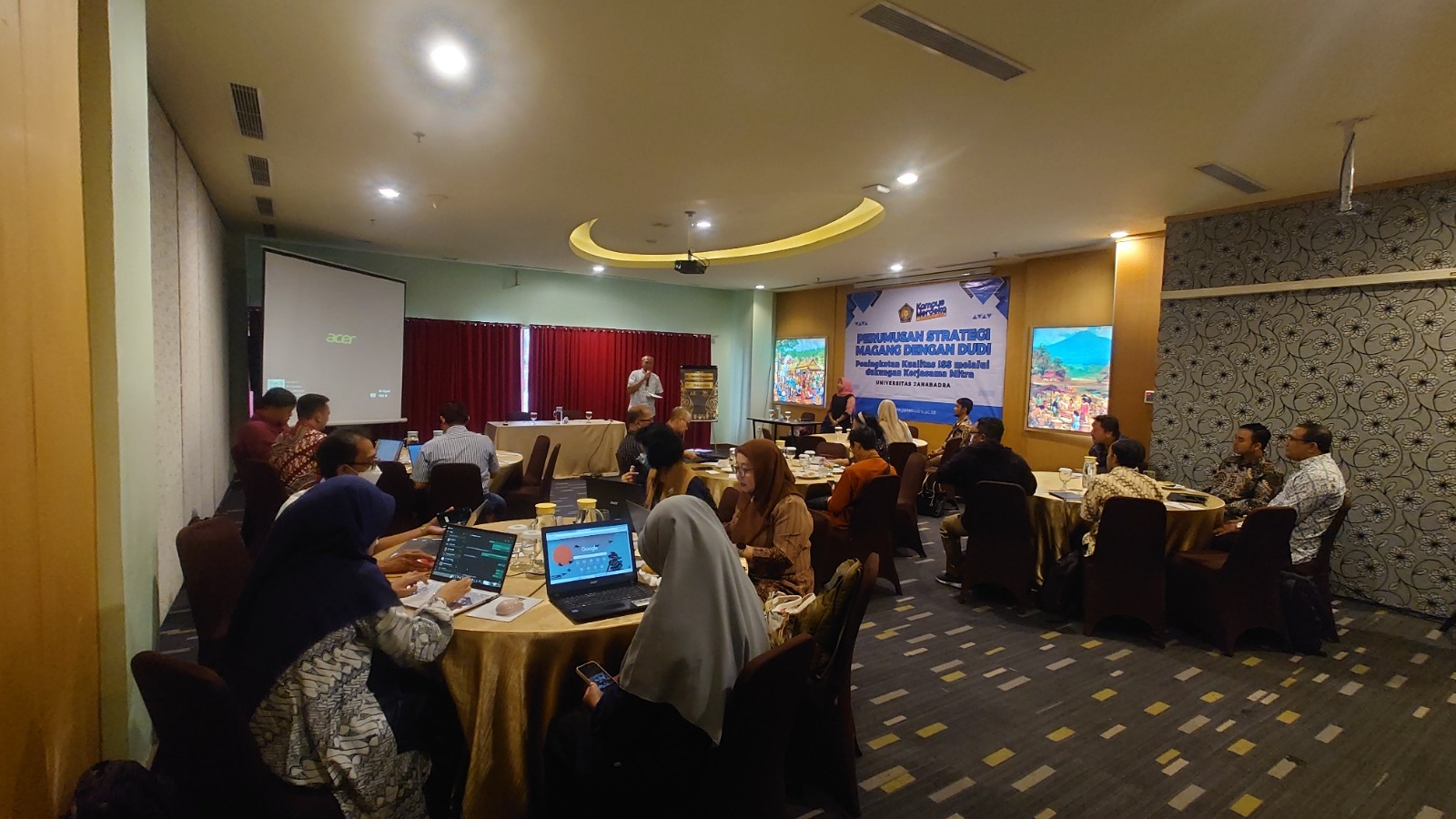 Kasubag Kepegawaian dan Ortala Pengadilan Negeri Yogyakarta Menghadiri Perumusan Strategi Magang Mahasiswa Janabadra dengan DUDI