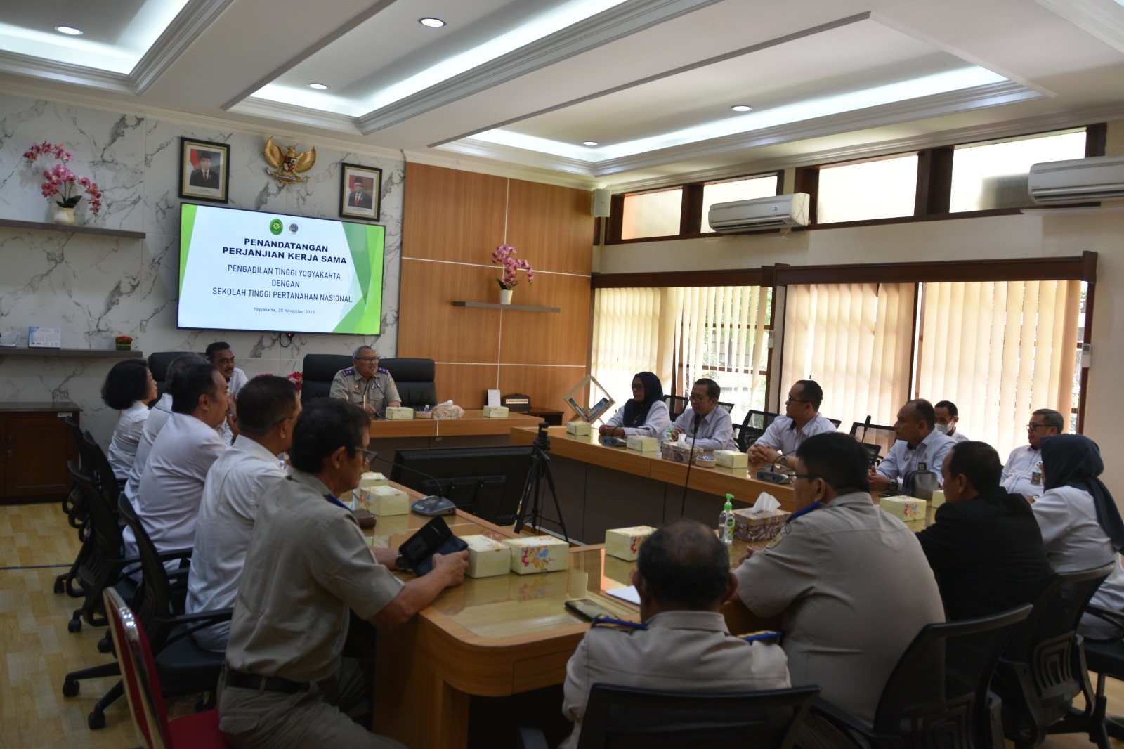 Ketua Pengadilan Negeri Yogyakarta Menghadiri Penandatanganan Nota Kesepahaman antar Pengadilan Tinggi Yogyakarta dengan Sekolah Tinggi Pertahanan Nasional