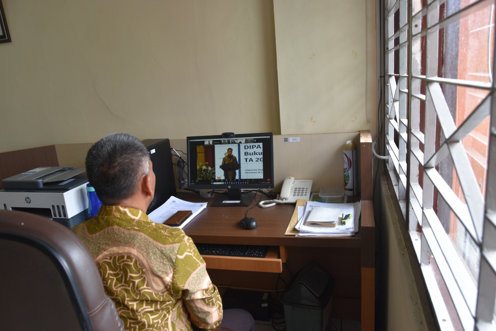 Sekretaris Pengadilan Negeri Yogyakarta Mengikuti Penyerahan secara Digital DIPA dan Buku Alokasi TKD Tahun Anggaran 2024