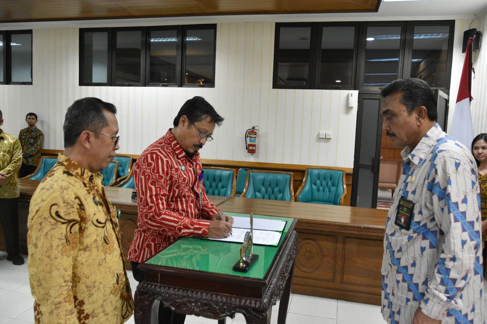 Serah Terima Jabatan Ketua Pengadilan Negeri Yogyakarta kepada Wakil Ketua Pengadilan Negeri Yogyakarta
