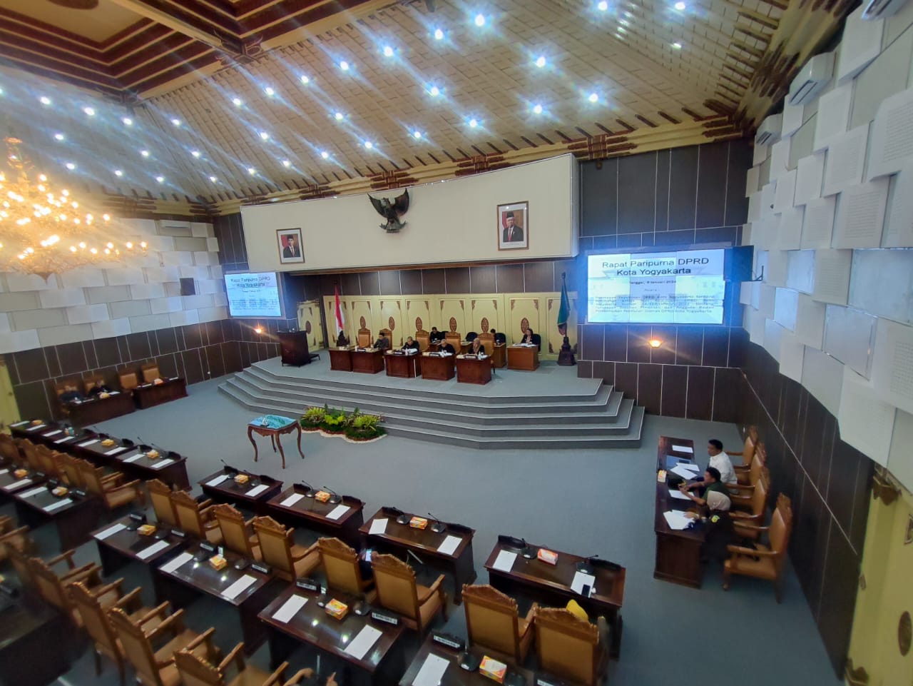 Panitera Muda Tipikor Pengadilan Negeri Yogyakarta Menghadiri Rapat Paripurna DPRD Kota Yogyakarta 