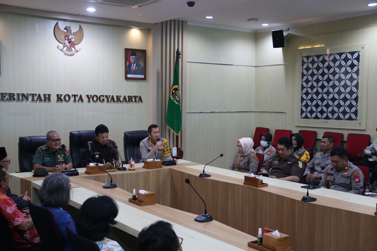 Ketua Pengadilan Negeri Yogyakarta Menghadiri Penandatanganan NPHD Hibah Pengamanan Pelaksanaan Pilkada 2024