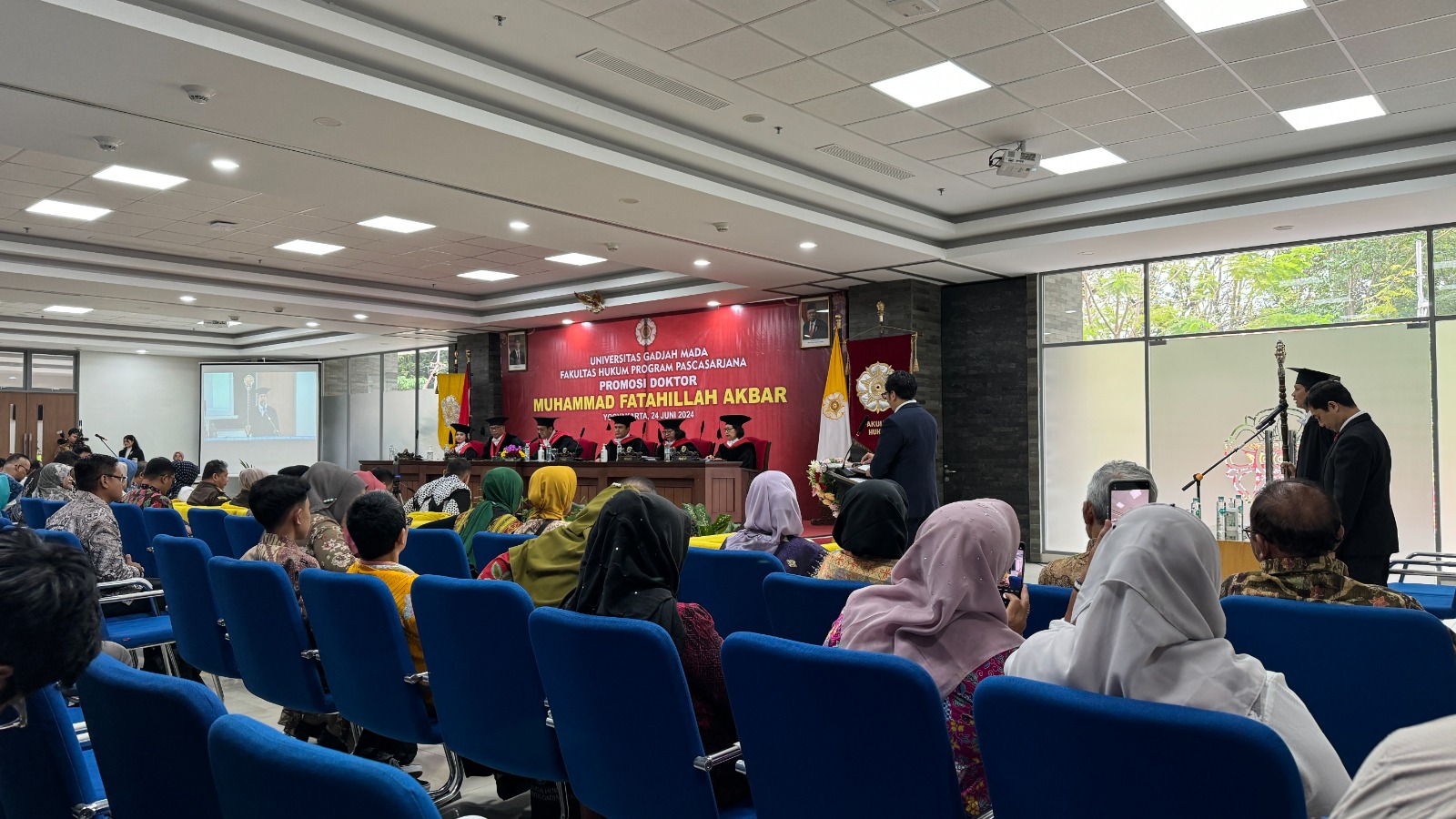 Ketua Pengadilan Negeri Yogyakarta Menghadiri Ujian Terbuka Program Doktor Fakultas Hukum Universitas Gadjah Mada