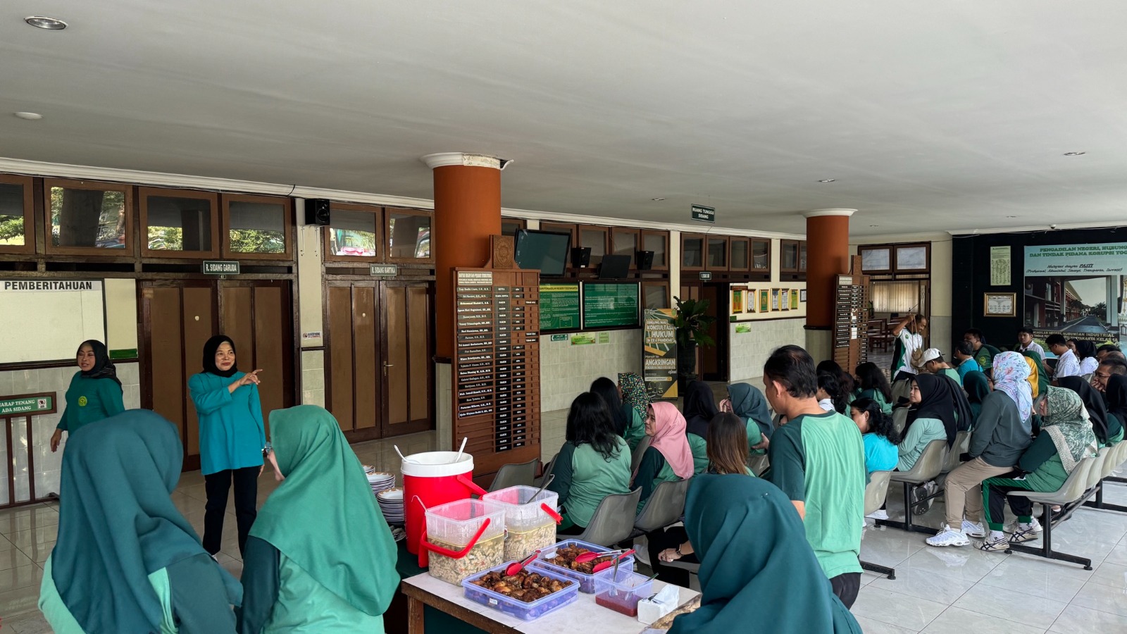 Sarapan Pagi bersama dan Perlombaan dalam Menyambut dan Memeriahkan HUT Republik Indonesia dan HUT Mahkamah Agung RI