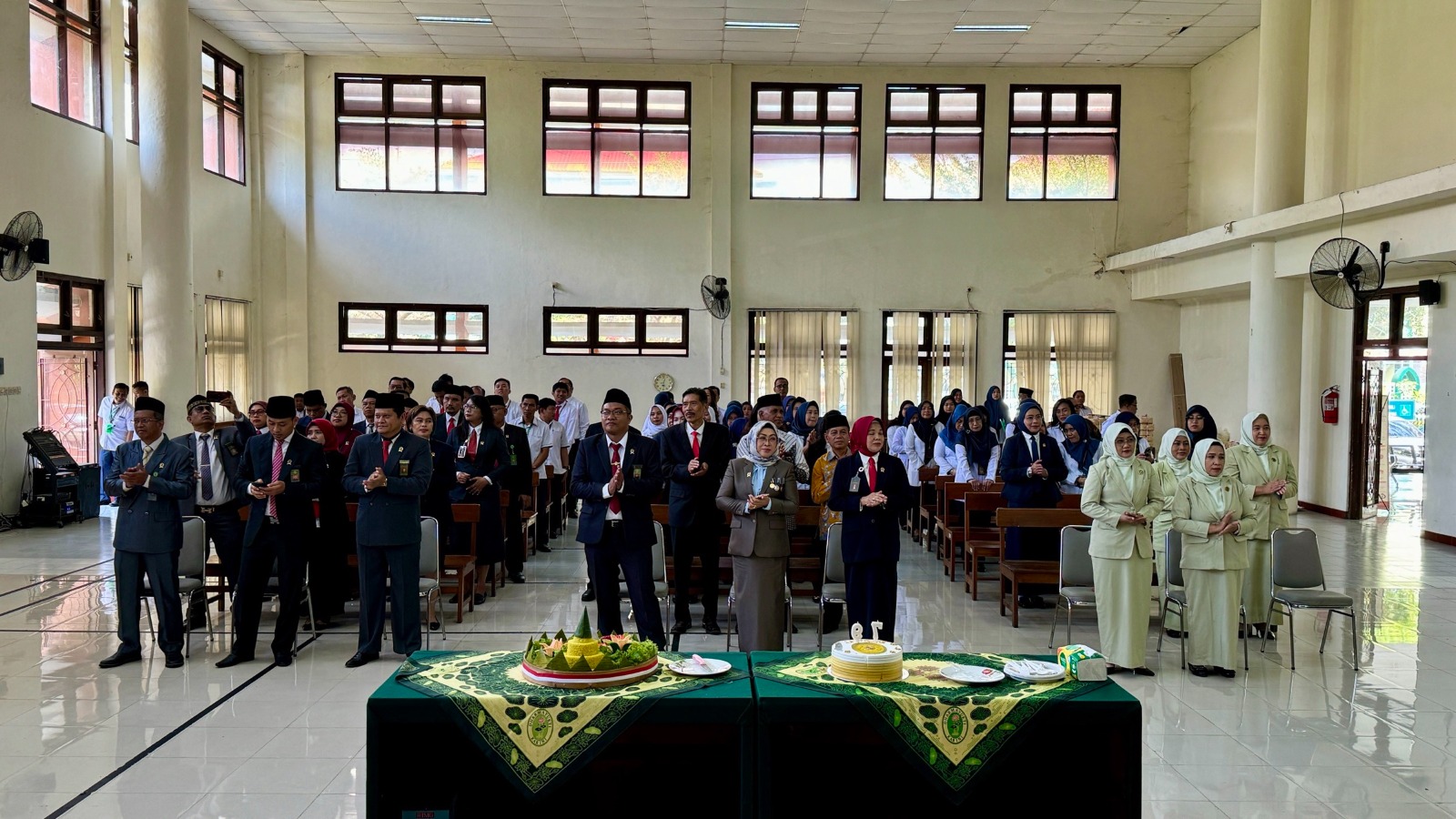 Pengadilan Negeri Yogyakarta Mengadakan Tasyakuran Pemotongan Tumpeng dalam rangka Memperingati HUT Mahkamah Agung RI ke-79