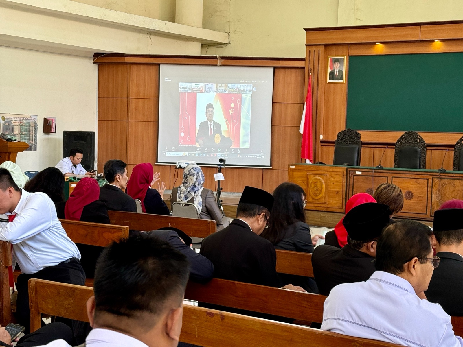 Pengadilan Negeri Yogyakarta Mengadakan Tasyakuran dan Doa bersama dalam rangka Memperingati HUT Mahkamah Agung RI ke-79 secara Daring