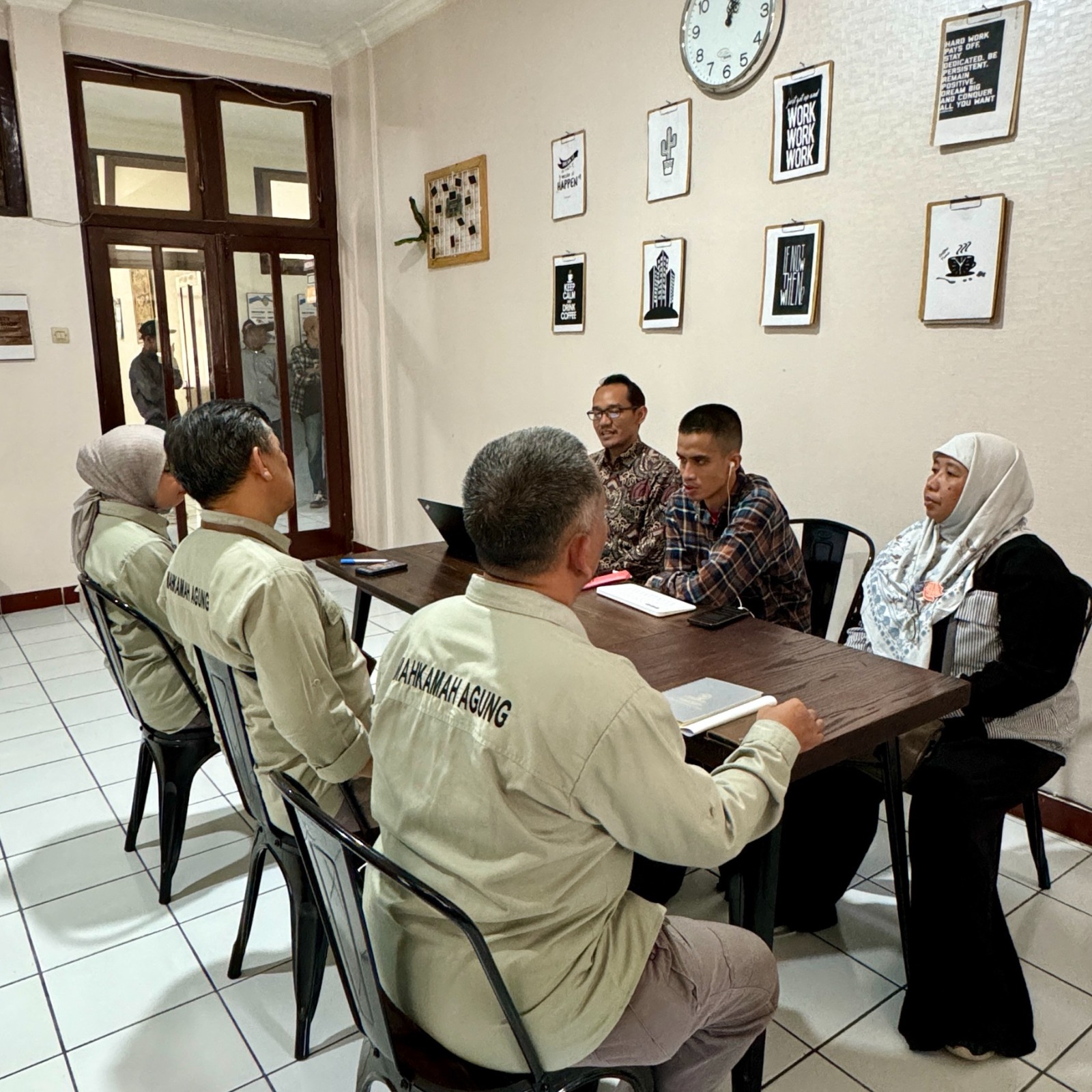 Wawancara dan Diskusi antara Pengadilan Negeri Yogyakarta dengan Tim AIPJ2 dan SAPDA