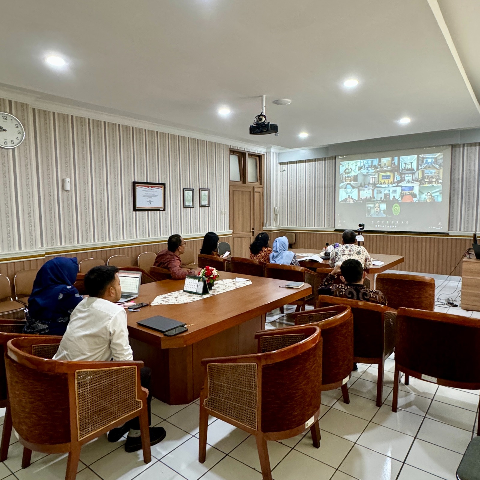 Pengadilan Negeri Yogyakarta Mengikuti Rapat Evaluasi Penyerapan Anggaran dan Penginputan Data Pelaporan Layanan Hukum