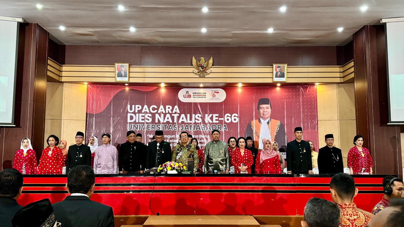 Ketua Pengadilan Negeri Yogyakarta Menghadiri Sidang Terbuka Senat Universitas Janabadra ke-66 