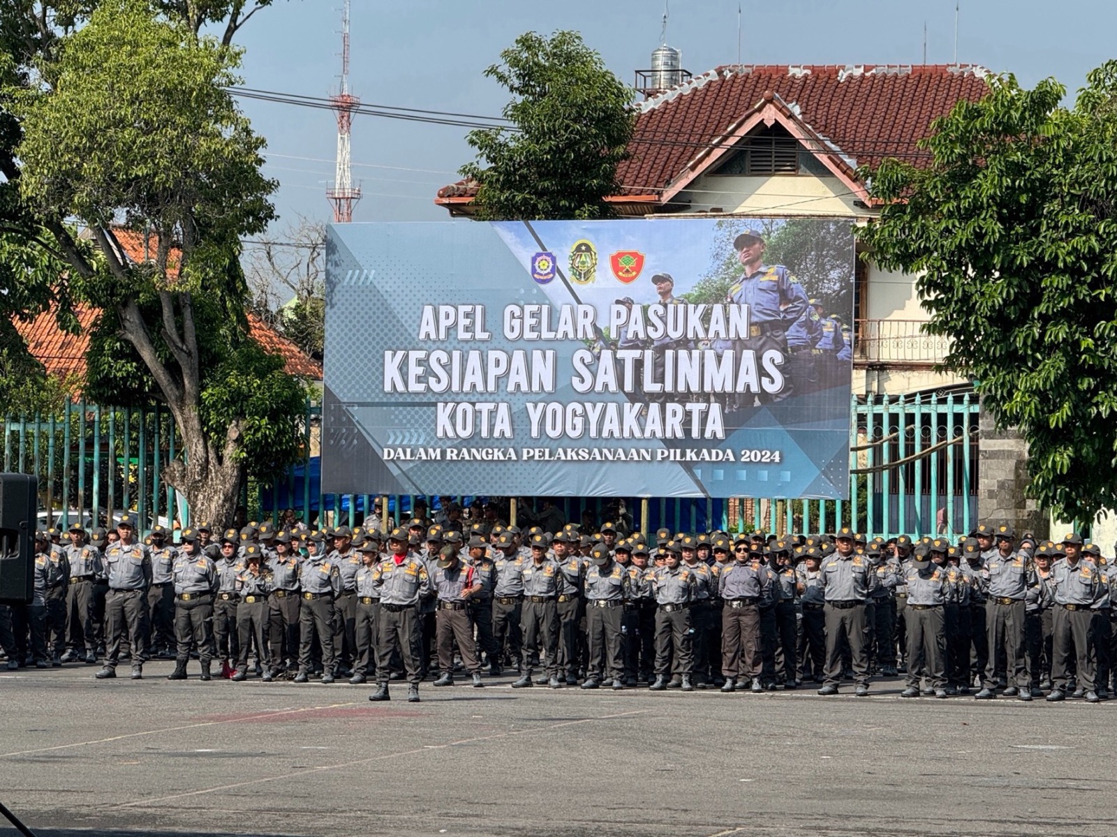 Ketua Pengadilan Negeri Yogyakarta Menghadiri Apel Gelar Pasukan Kesiapan Satlinmas Kota Yogyakarta dalam Pelaksanaan Pilkada 2024