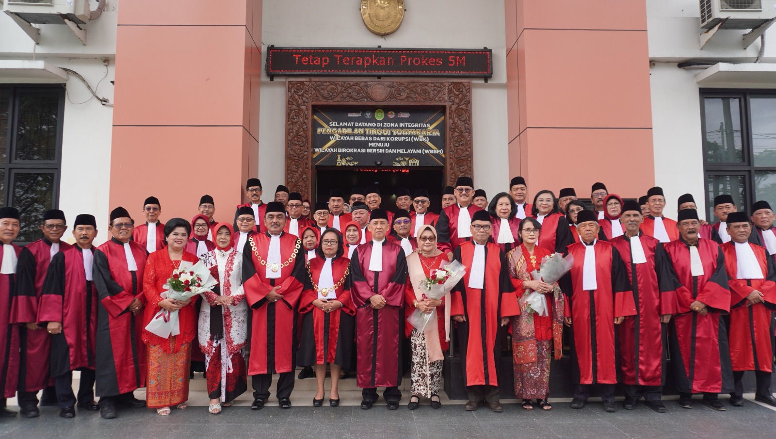 Wakil Ketua Pengadilan Negeri Yogyakarta Menghadiri Wisuda Purna Bhakti Hakim Tinggi dan Purna Tugas Panitera Pengganti Pengadilan Tinggi Yogyakarta