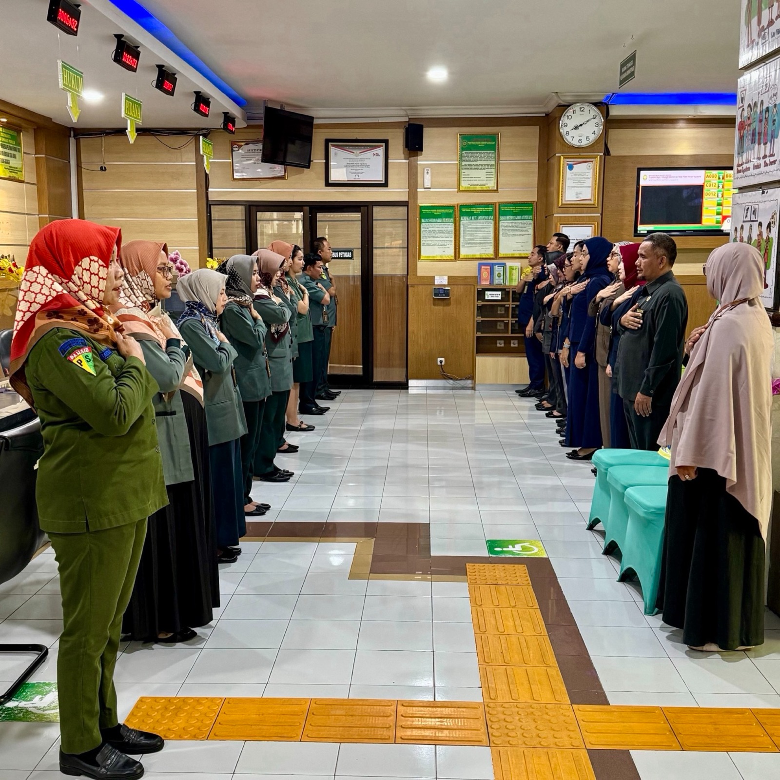 Apel Pagi Rutin Petugas PTSP 11 Maret 2025