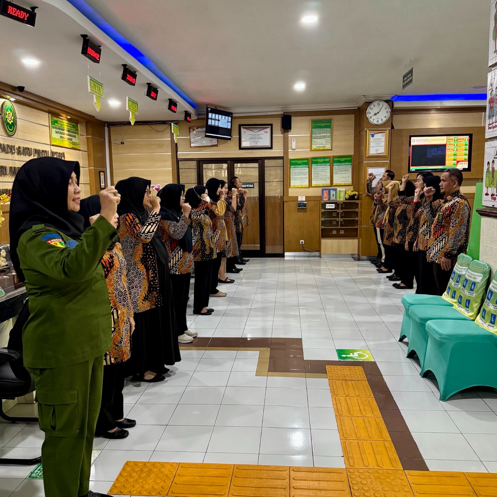 Apel Pagi Rutin Petugas PTSP 13 Maret 2025