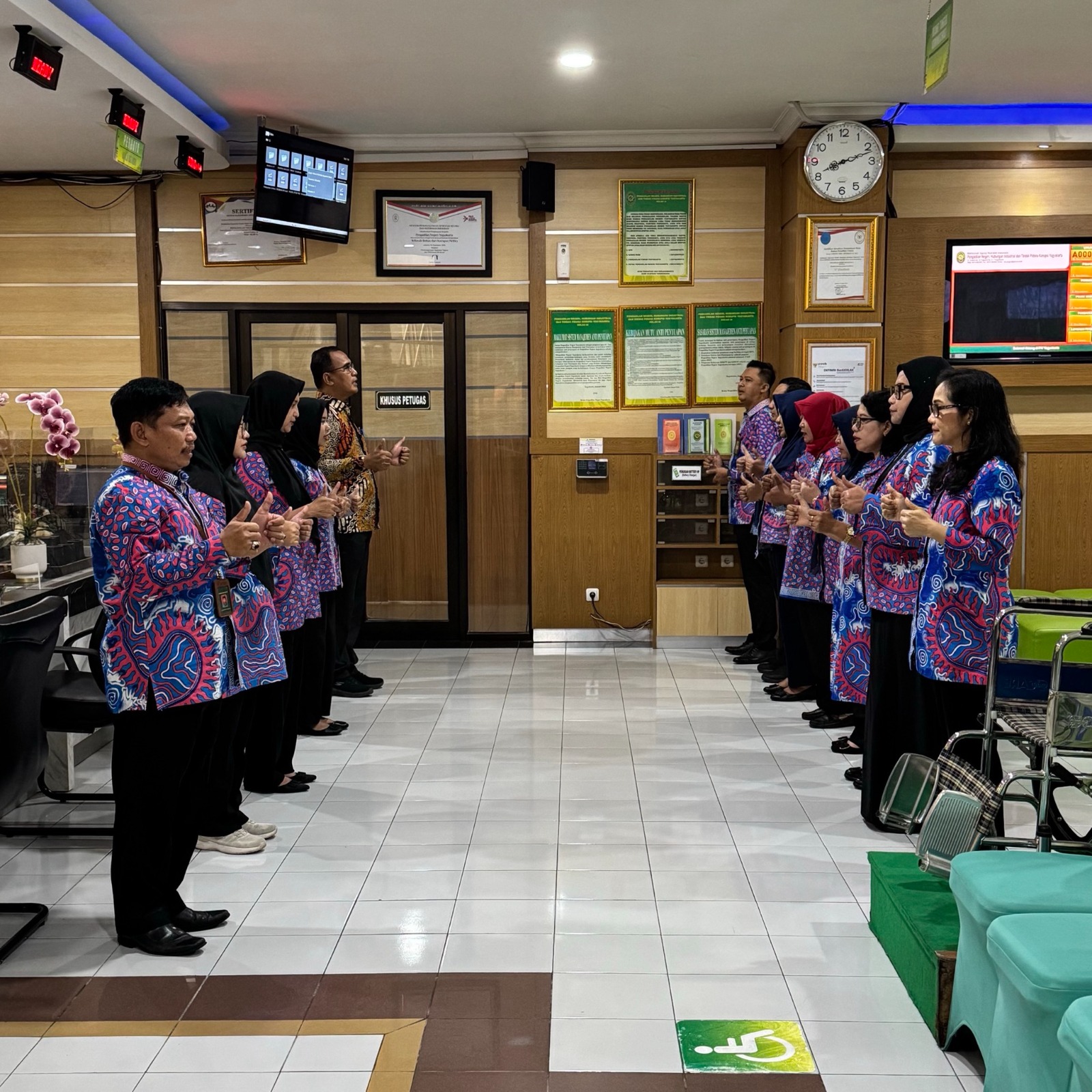 Apel Pagi Rutin Petugas PTSP 17 April 2025