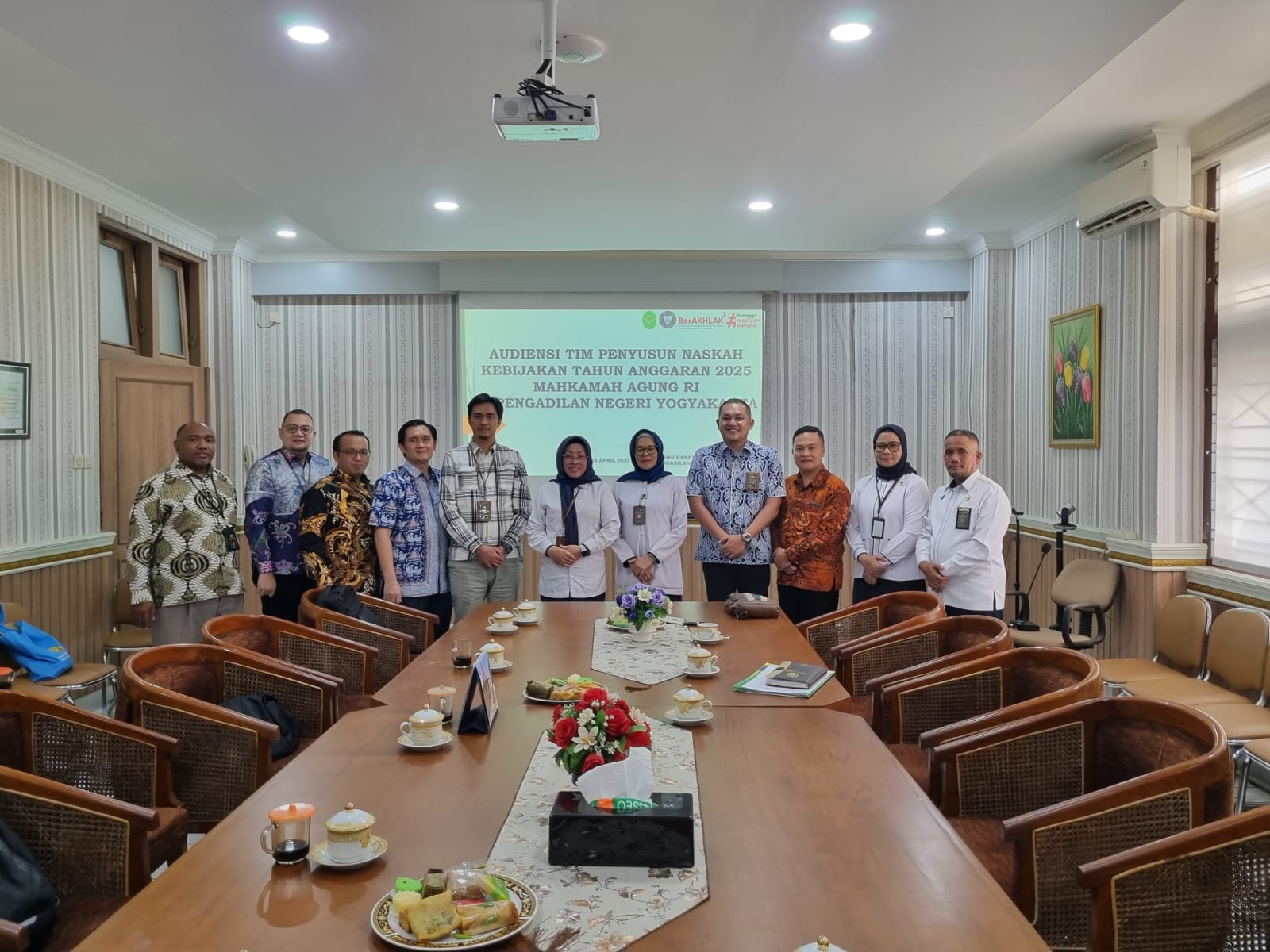 Pengadilan Negeri Yogyakarta Mendapatkan Kunjungan Kerja Tim Penyusunan Naskah Kebijakan Tahun Anggaran 2025 Mahkamah Agung RI