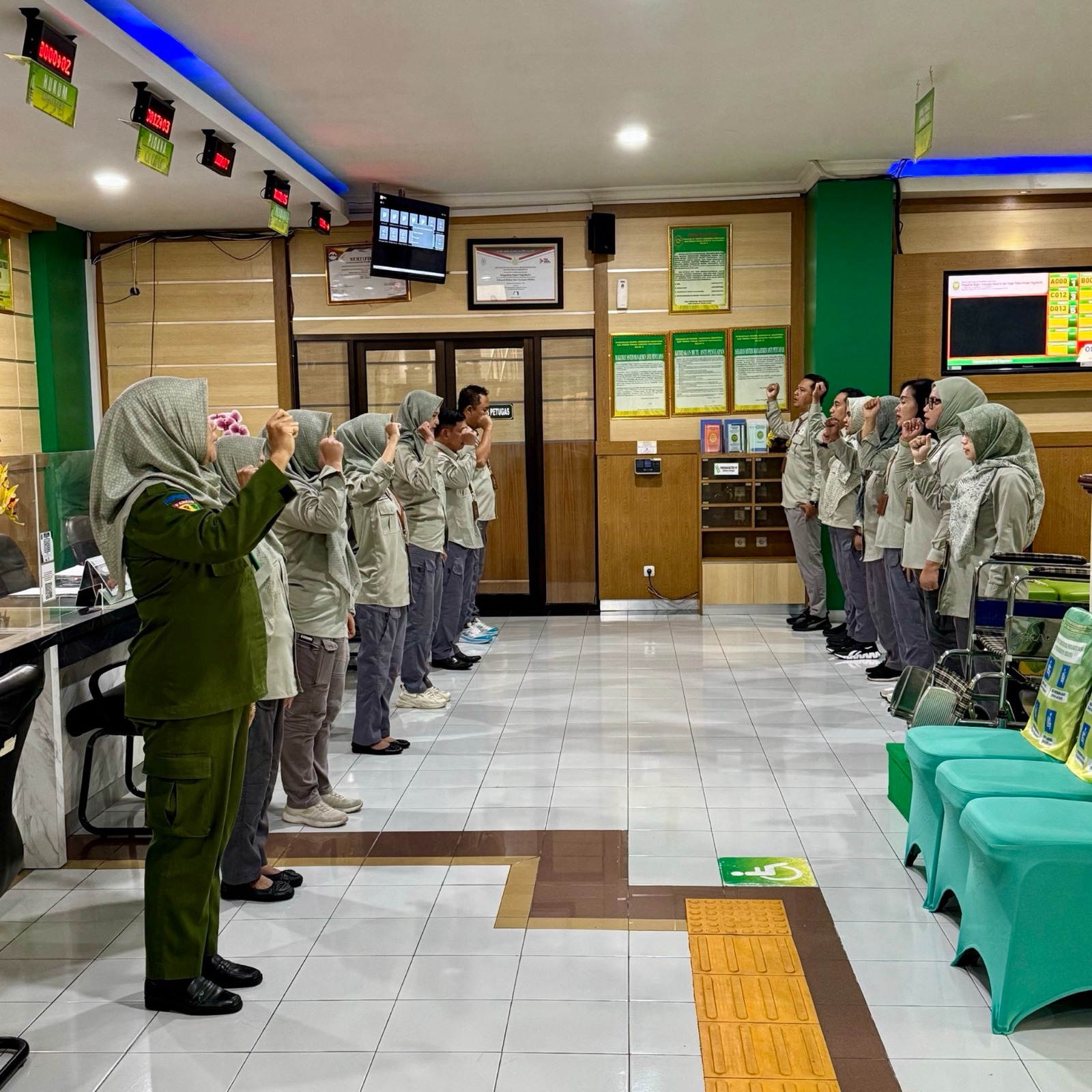 Apel Pagi Rutin Petugas PTSP 7 Mei 2025