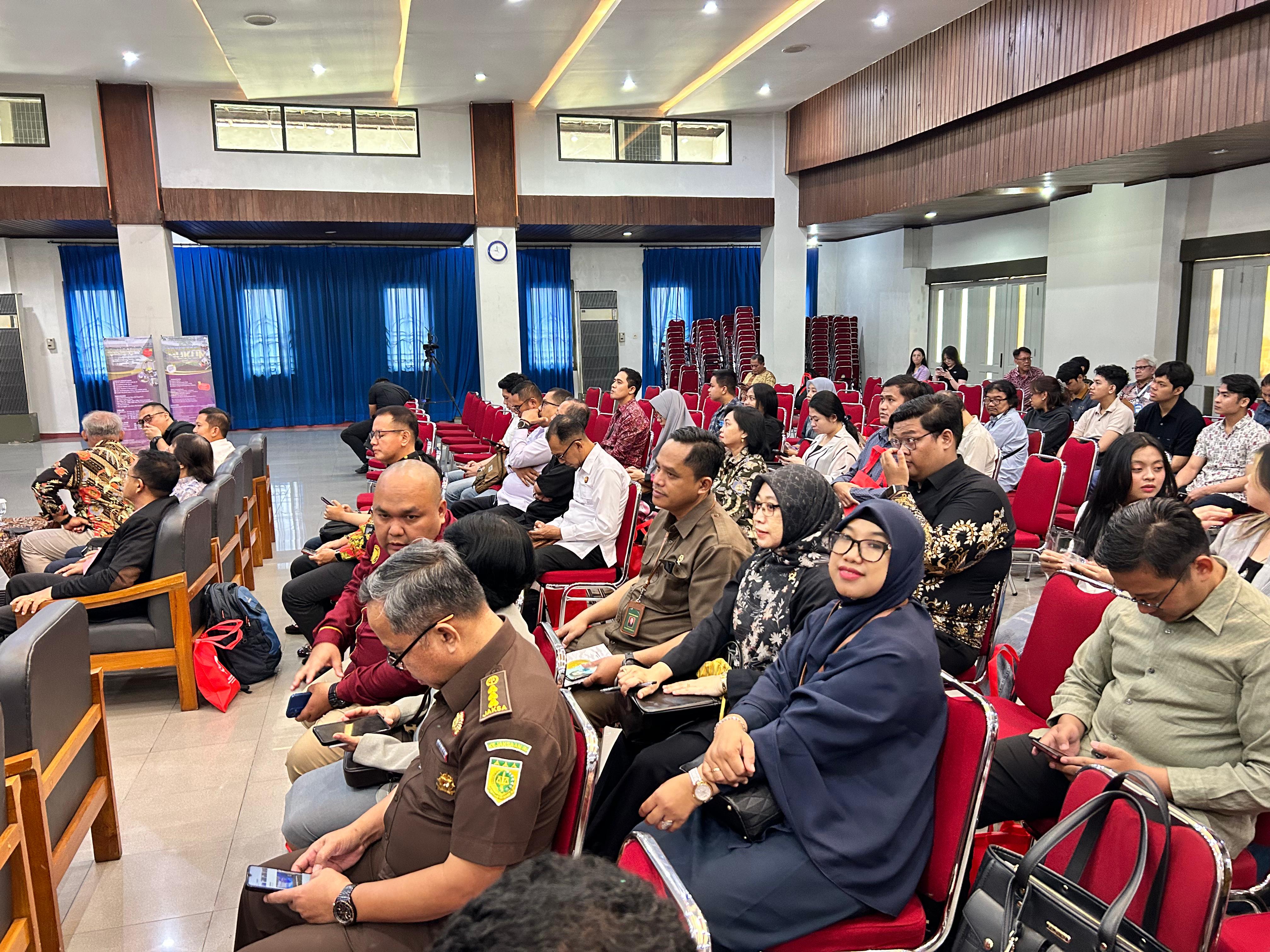 Hakim Pengadilan Negeri Yogyakarta Menghadiri Seminar Nasional