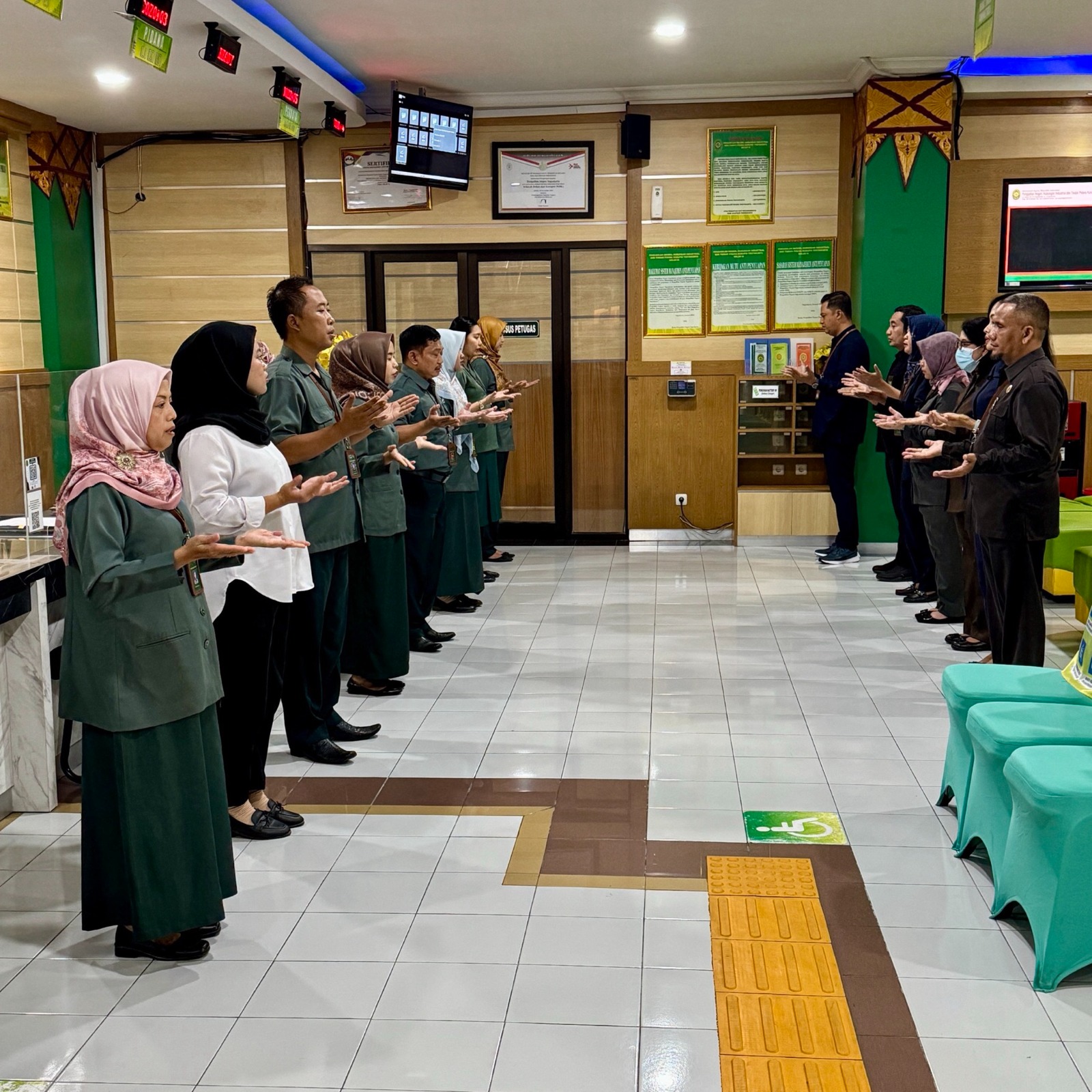 Apel Pagi Rutin Petugas PTSP 10 Juni 2025