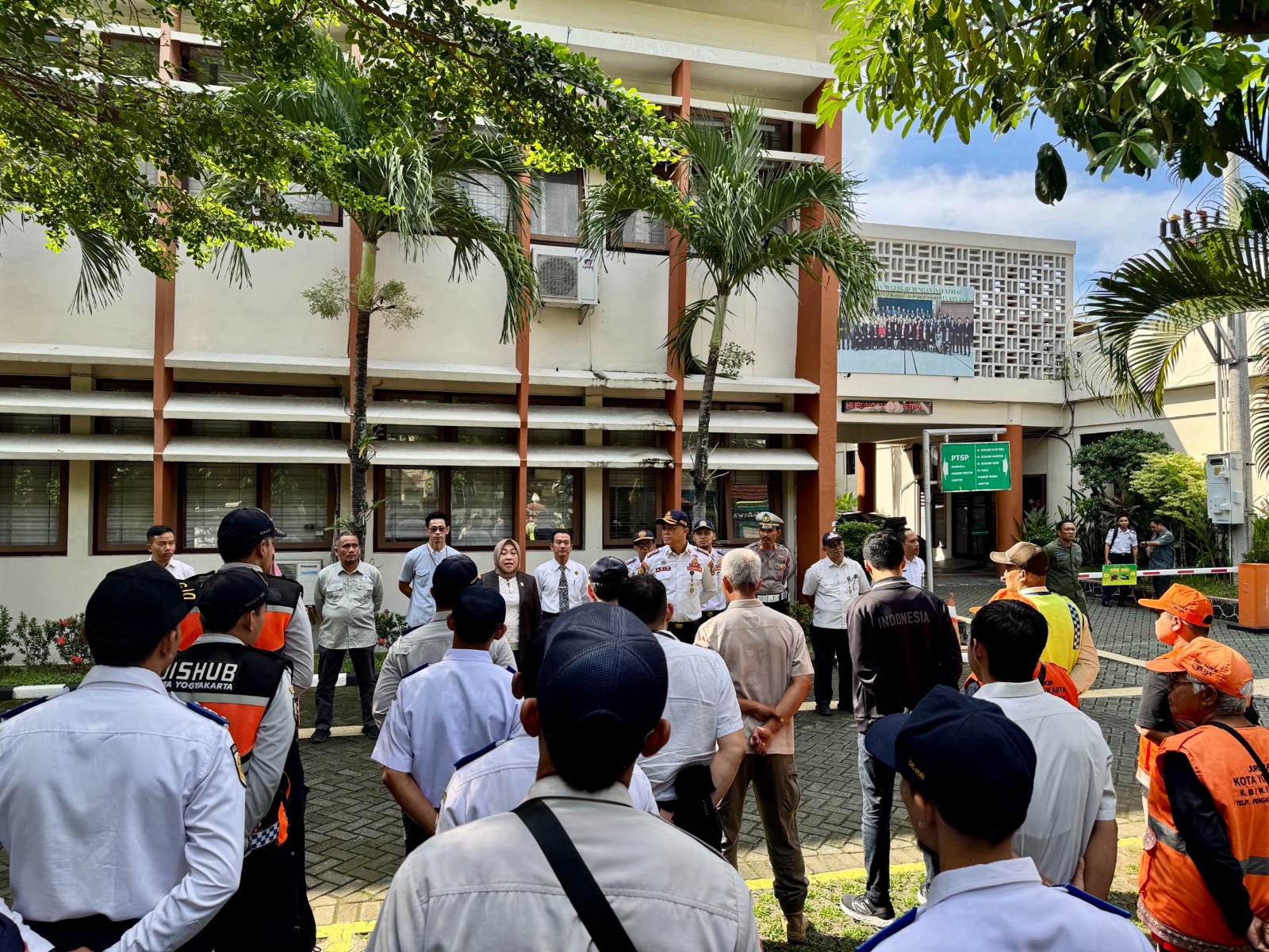 Peninjauan Bersama sekaligus Penertiban Parkir Kendaraan di Jalan Lingkungan Pengadilan Negeri Yogyakarta dan Sekitar