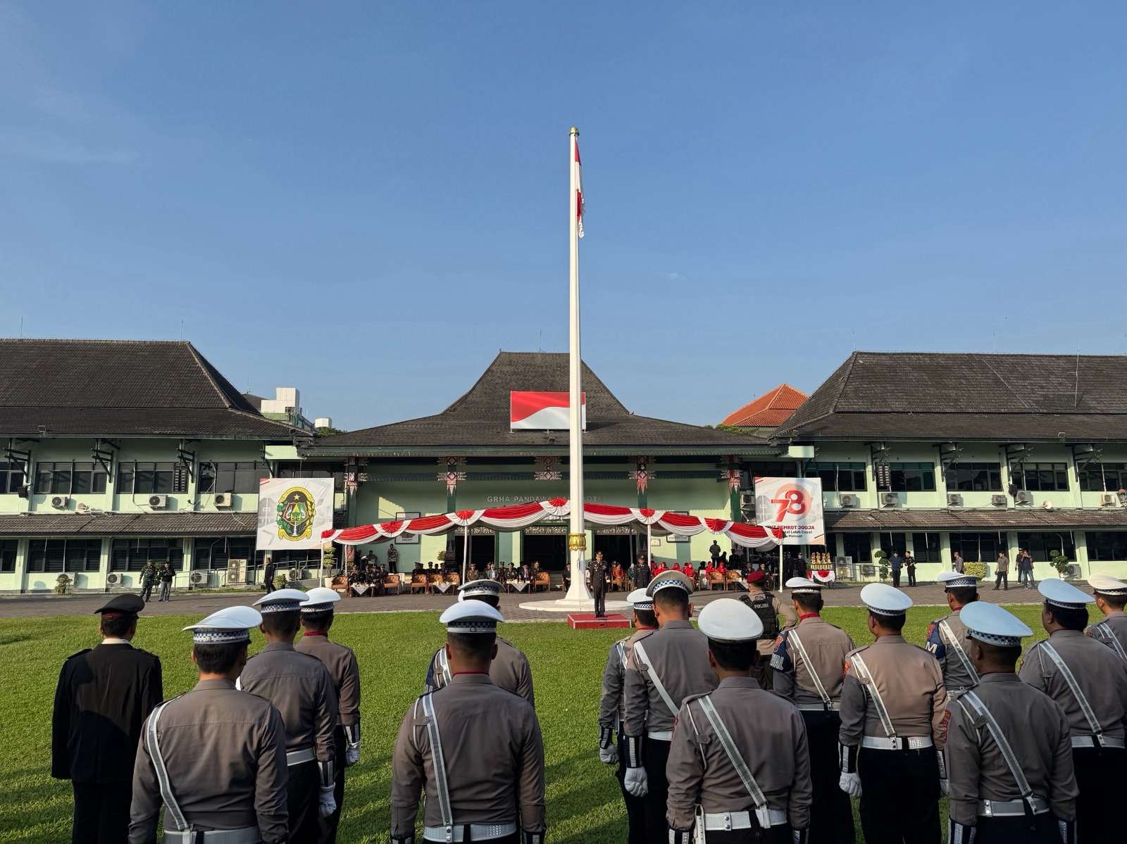 Ketua Pengadilan Negeri Yogyakarta Menghadiri Upacara HUT Bhayangkara ke-79 Tahun 2025