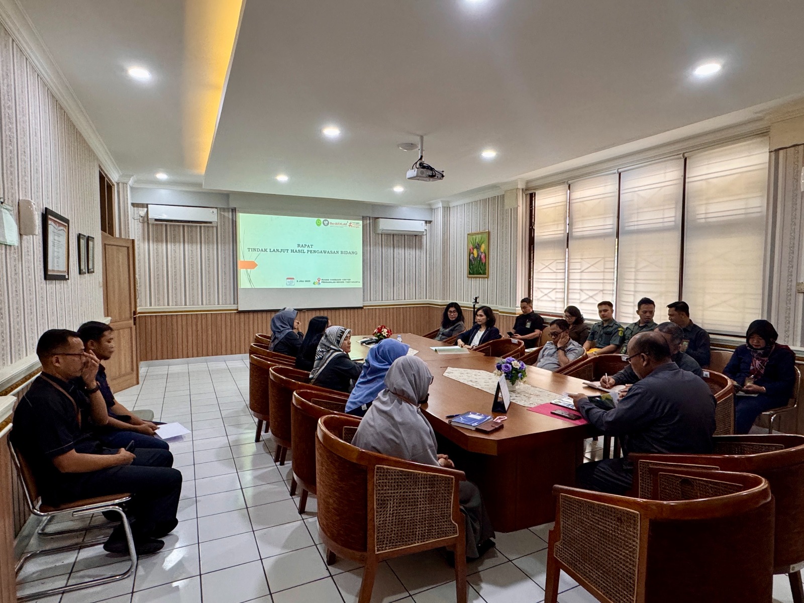 Rapat Monev TLHP Pengawasan Bidang Juli 2025 Pengadilan Negeri Yogyakarta