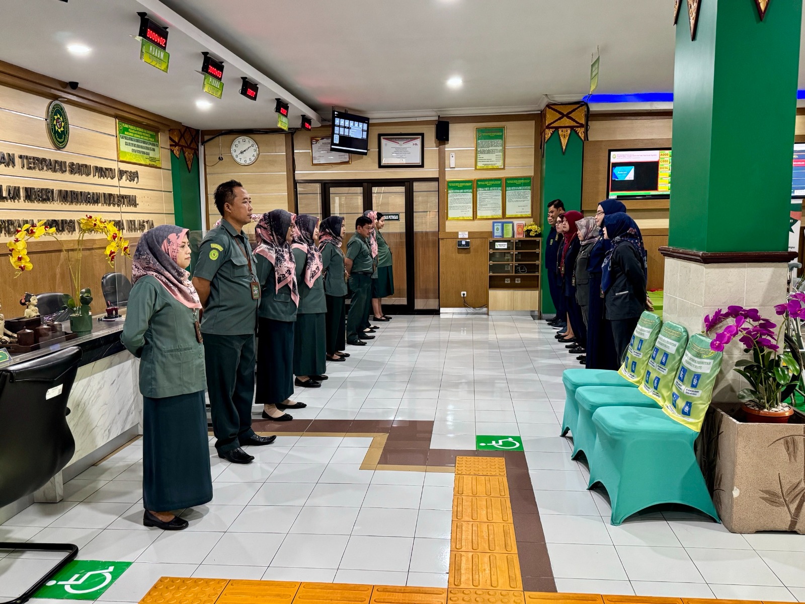Apel Pagi Rutin Petugas PTSP 22 Juli 2025
