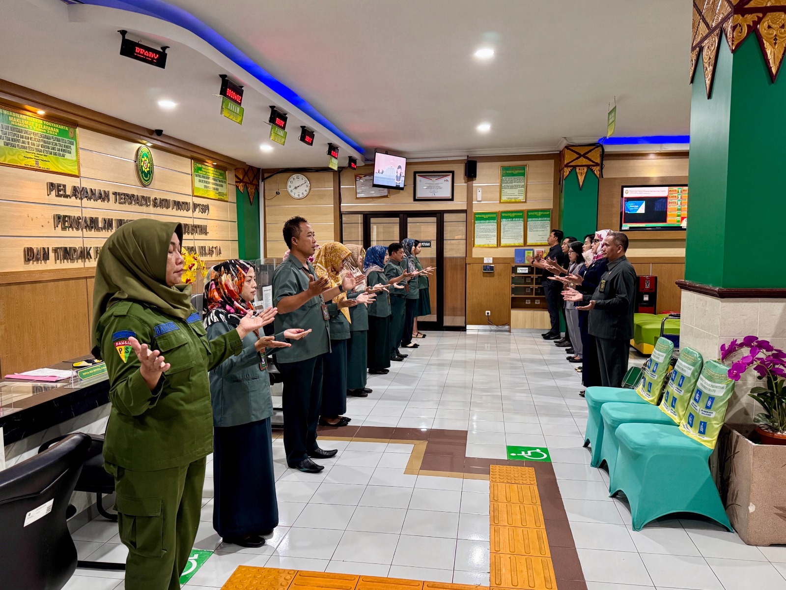 Apel Pagi Rutin Petugas PTSP 29 Juli 2025