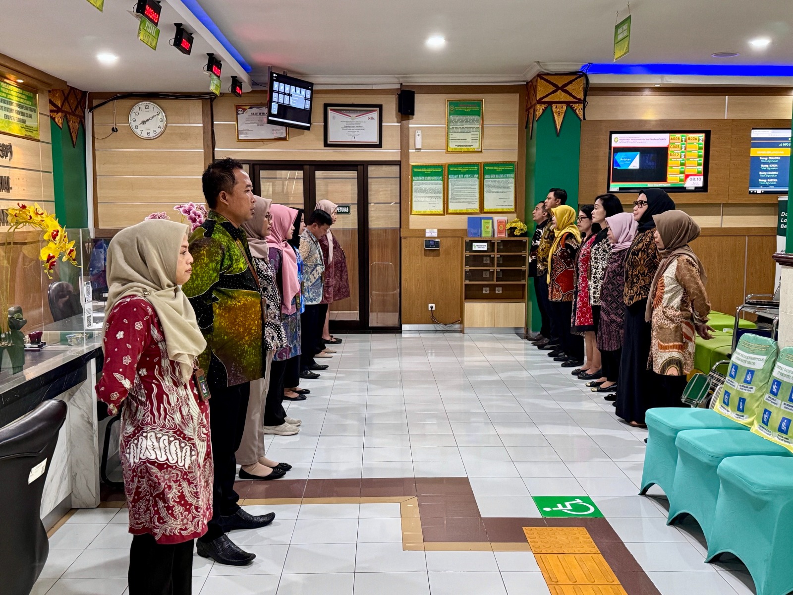 Apel Pagi Rutin Petugas PTSP 31 Juli 2025