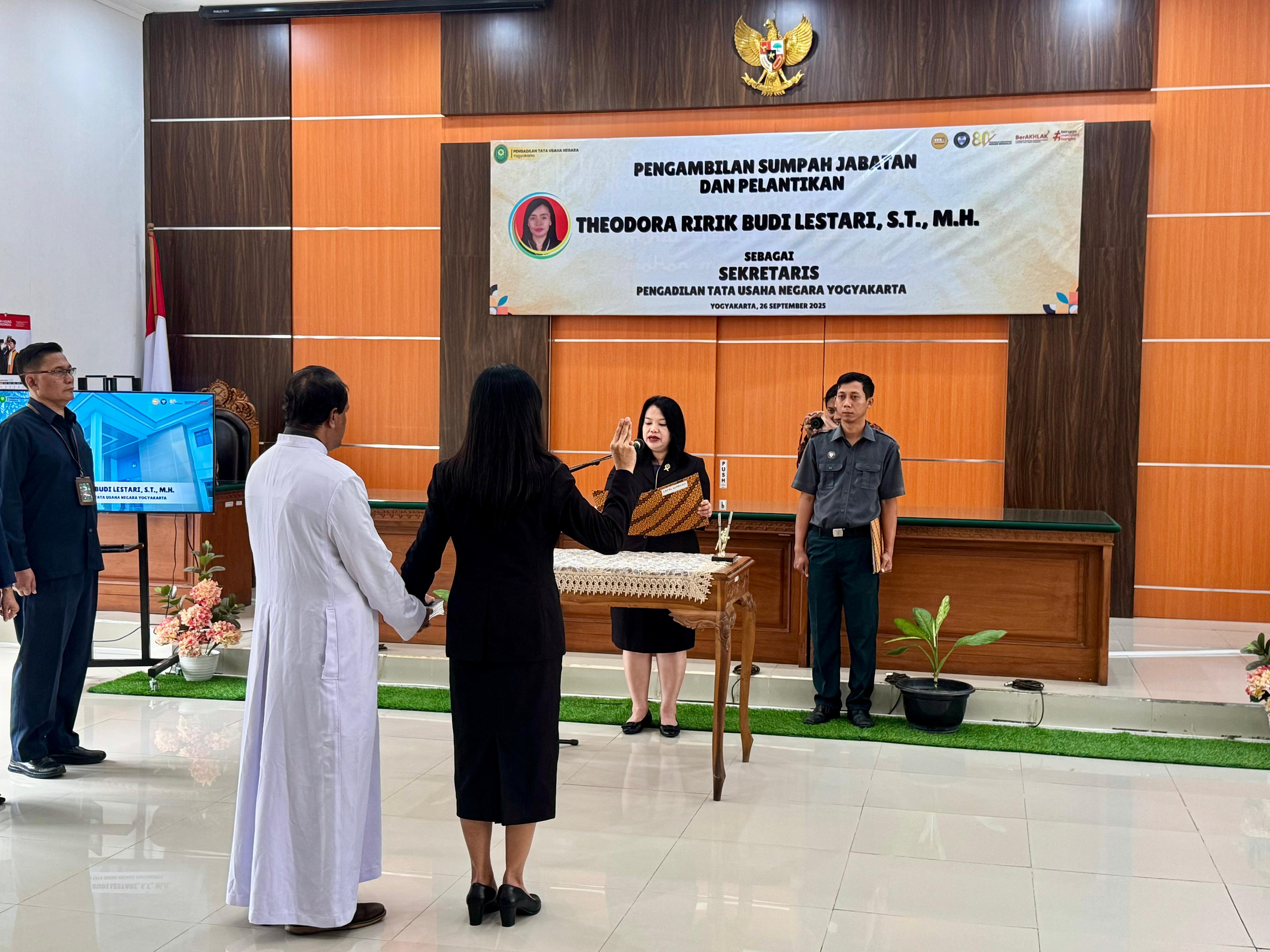 Pengadilan Negeri Yogyakarta Menghadiri Pengambilan Sumpah Jabatan dan Pelantikan Sekretaris Pengadilan Tata Usaha Negara Yogyakarta