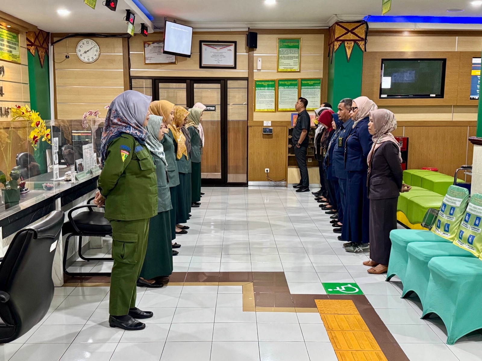 Apel Pagi Rutin Petugas PTSP 30 September 2025