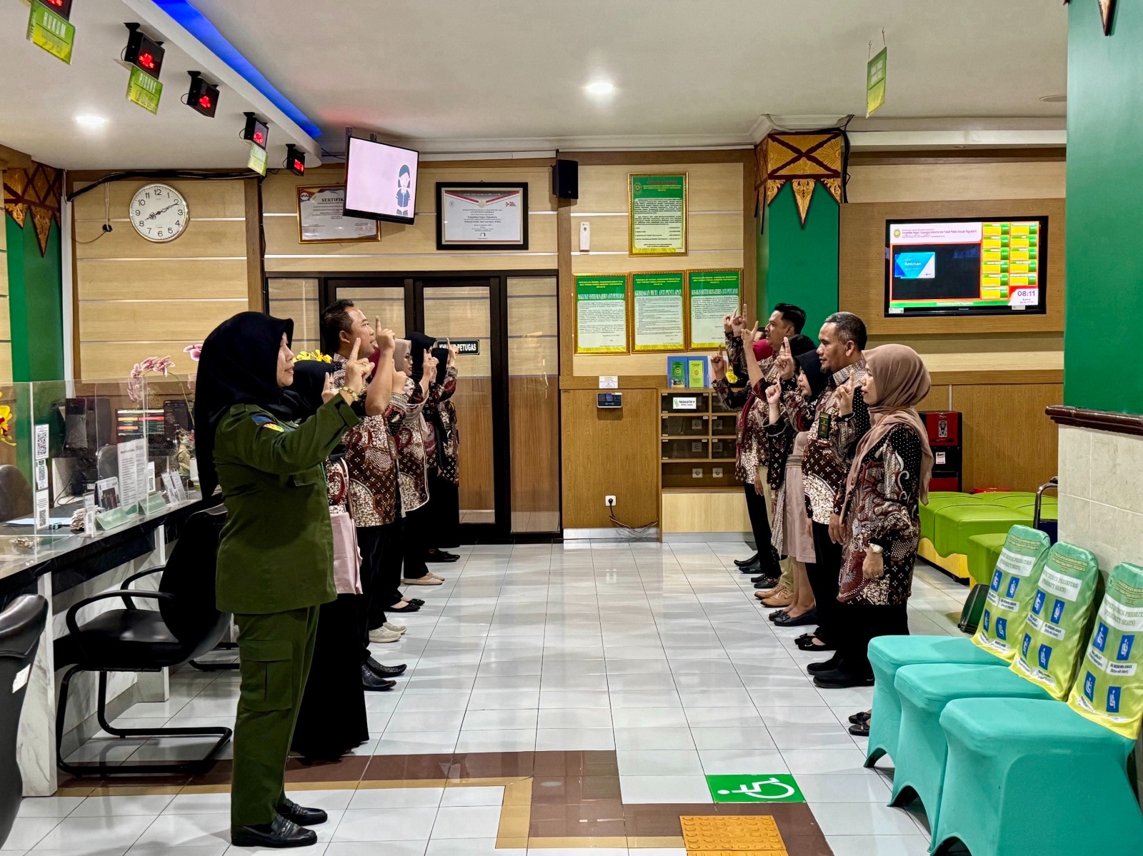 Apel Pagi Rutin Petugas PTSP 2 Oktober 2025