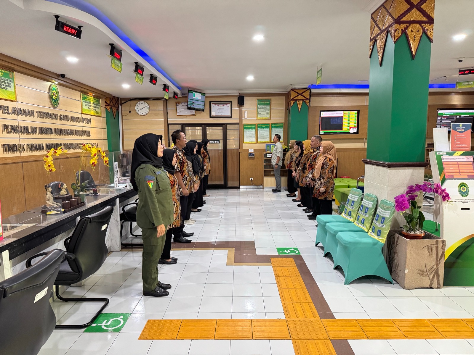 Apel Pagi Rutin Petugas PTSP 9 Oktober 2025